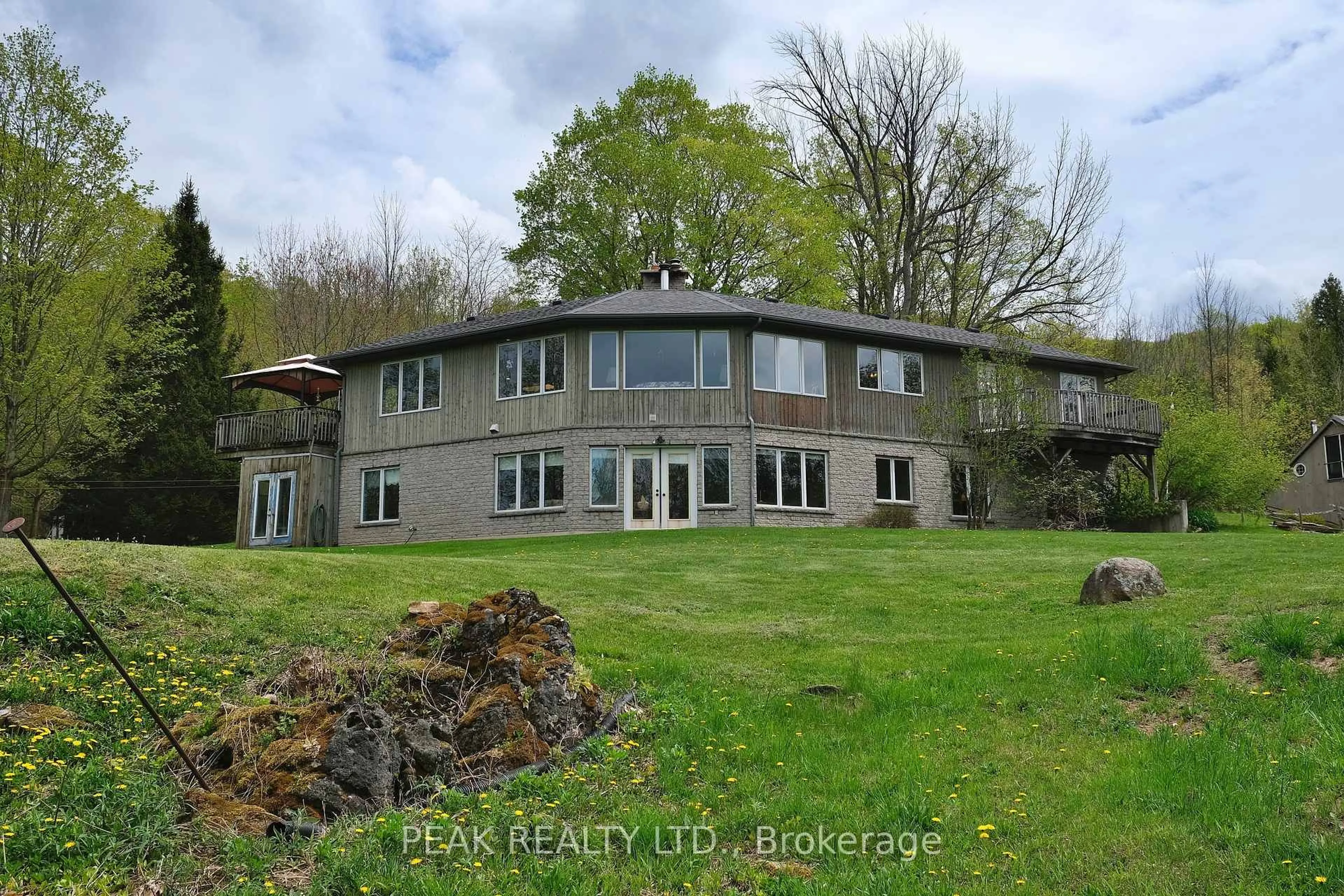 A pic from outside/outdoor area/front of a property/back of a property/a pic from drone, building for 546299 Sideroad 4B Sdrd, Grey Highlands Ontario N0C 1G0
