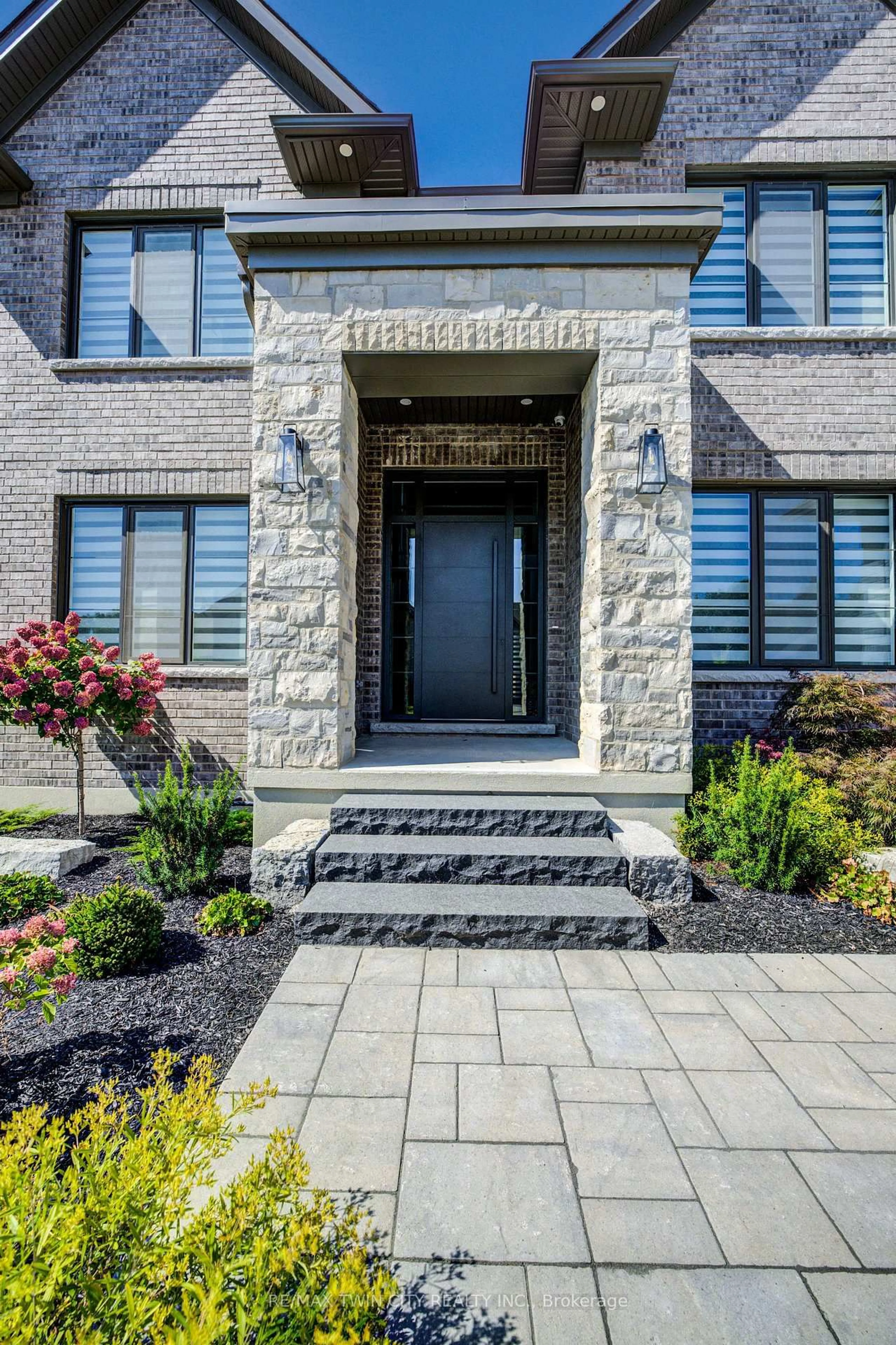 Home with brick exterior material, street for 47 Pioneer Ridge Dr, Kitchener Ontario N2P 0G6