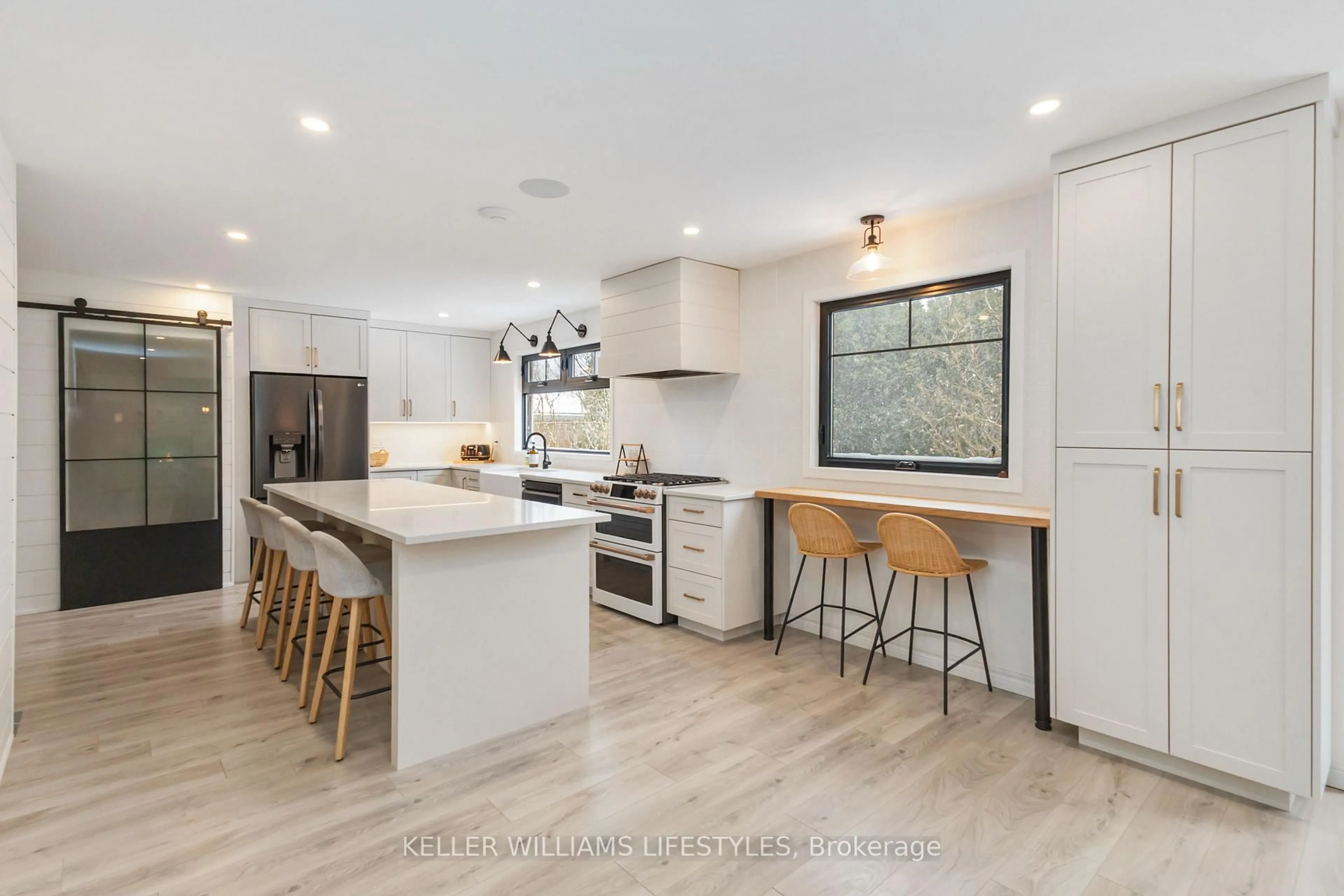 Open concept kitchen, unknown for 1213 Wayne Crt, London South Ontario N6K 3Z6