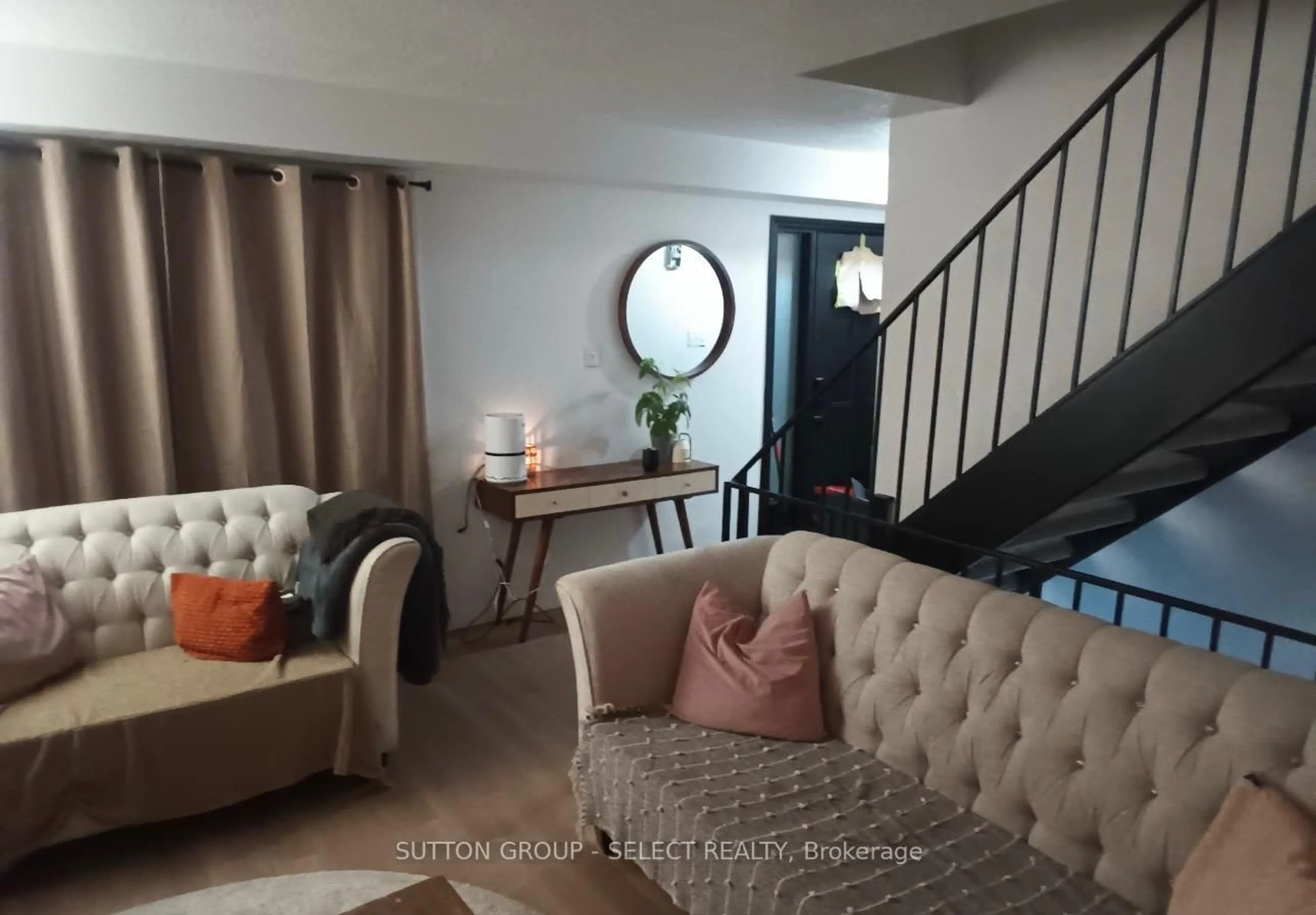 Living room with furniture, unknown for 70 FIDDLERS GREEN Rd #74, London North Ontario N6H 4R4