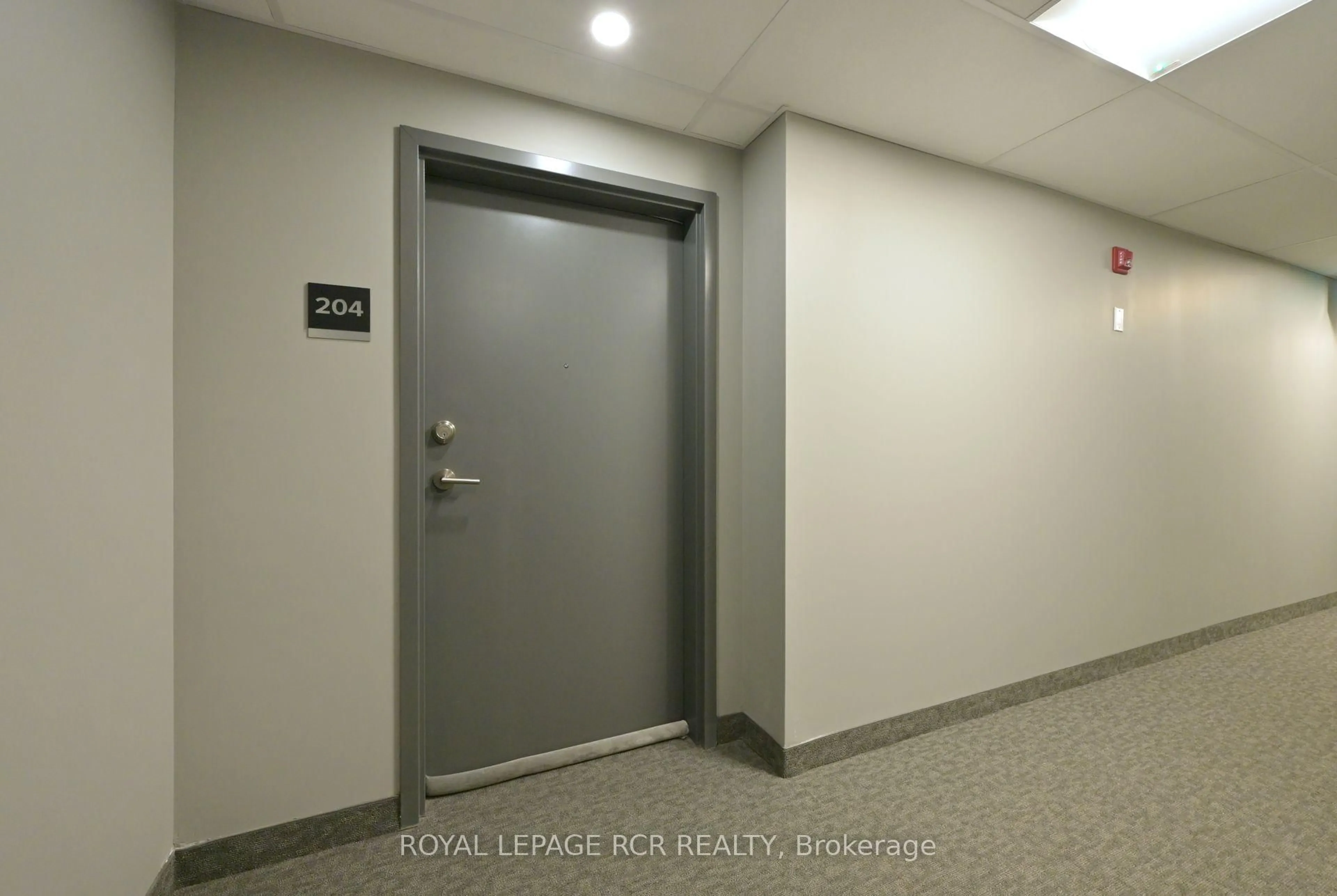 Indoor foyer for 99B Farley Rd #204, Centre Wellington Ontario N1M 0K5