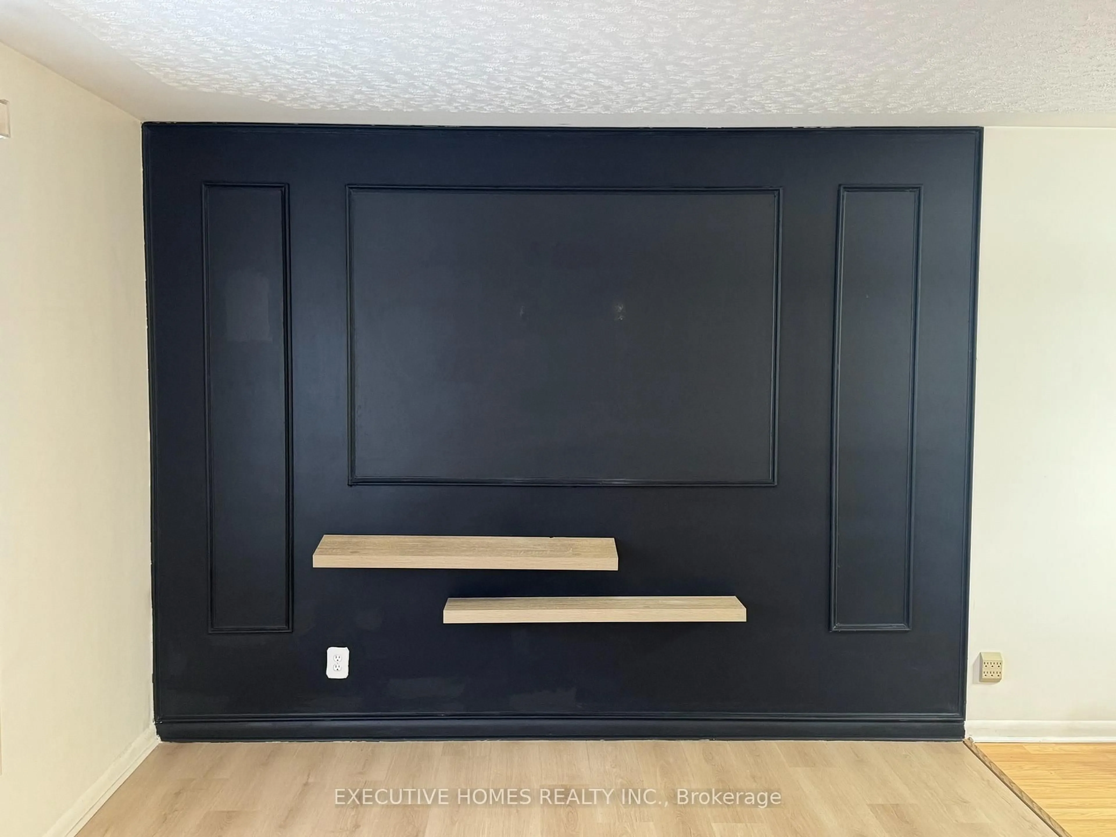 Home theater for 336 Kingsway Ave, Thunder Bay Ontario P7E 2A5