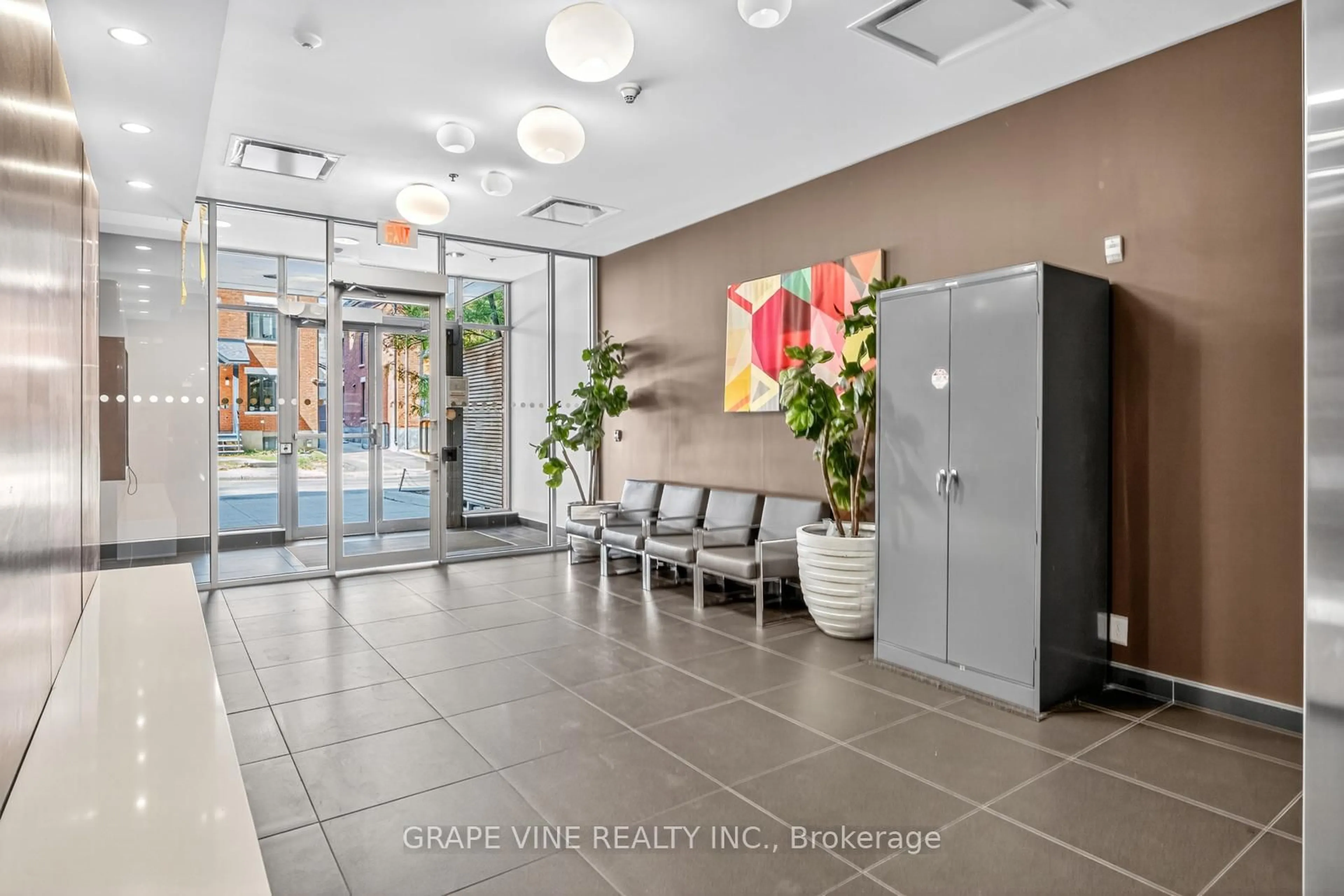 Unknown for 340 Mcleod St #750, Ottawa Ontario K2P 1A4