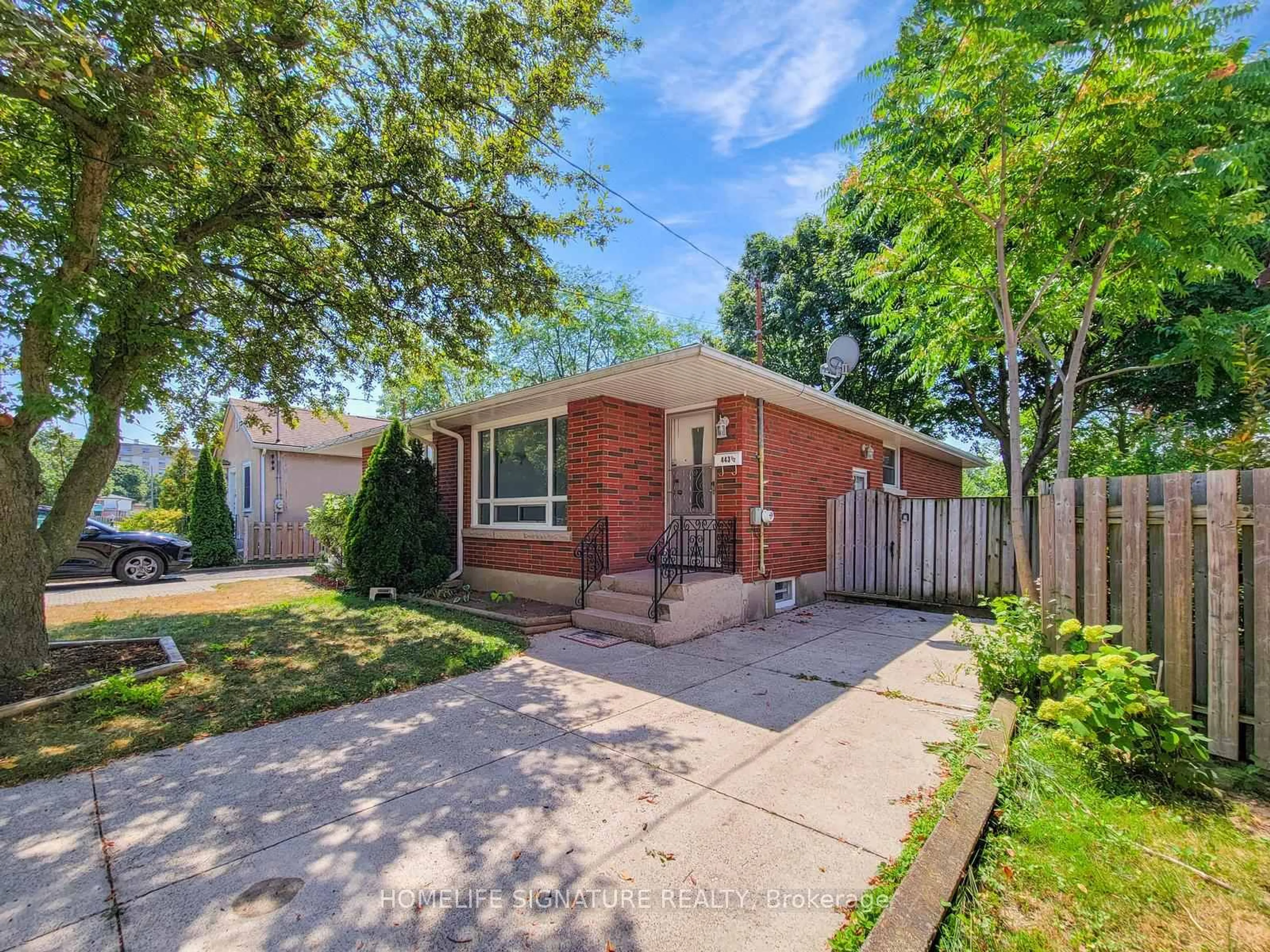 Home with brick exterior material, street for 443 Vine St, St. Catharines Ontario L2M 3S6