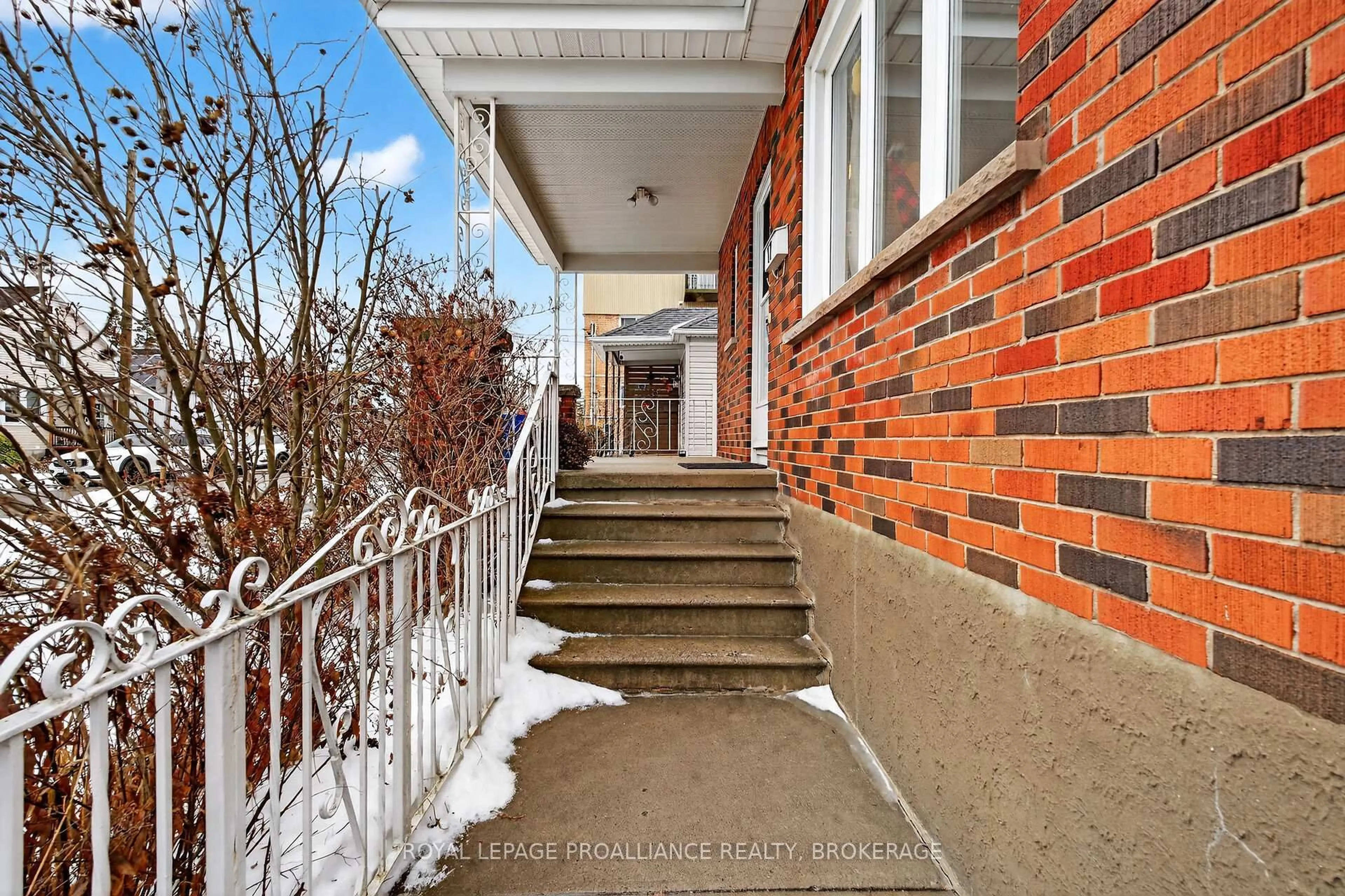 Unknown for 17 Stanley St, Kingston Ontario K7K 1X8