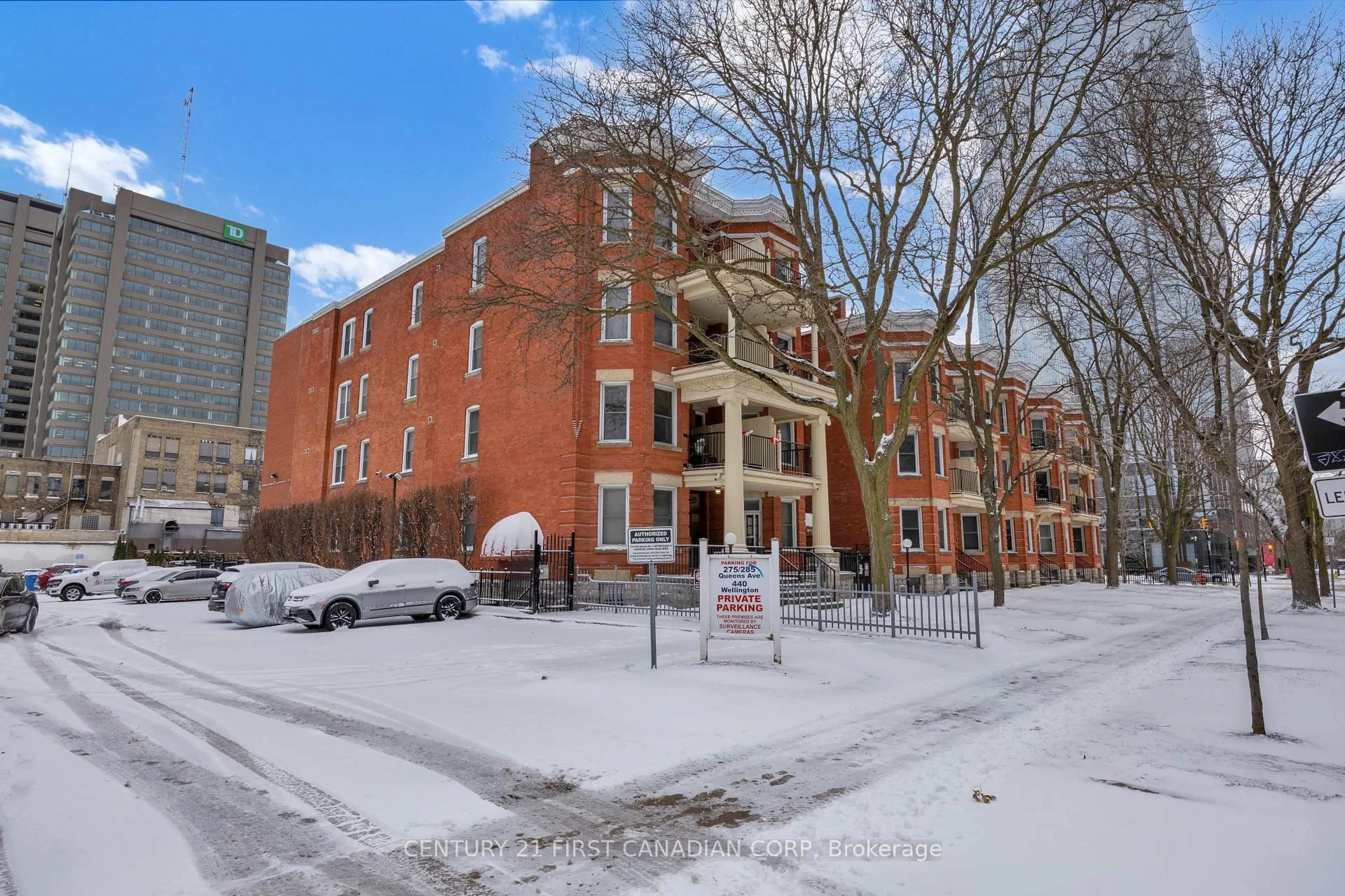 Unknown for 275 QUEENS Ave #202, London East Ontario N6B 1X2