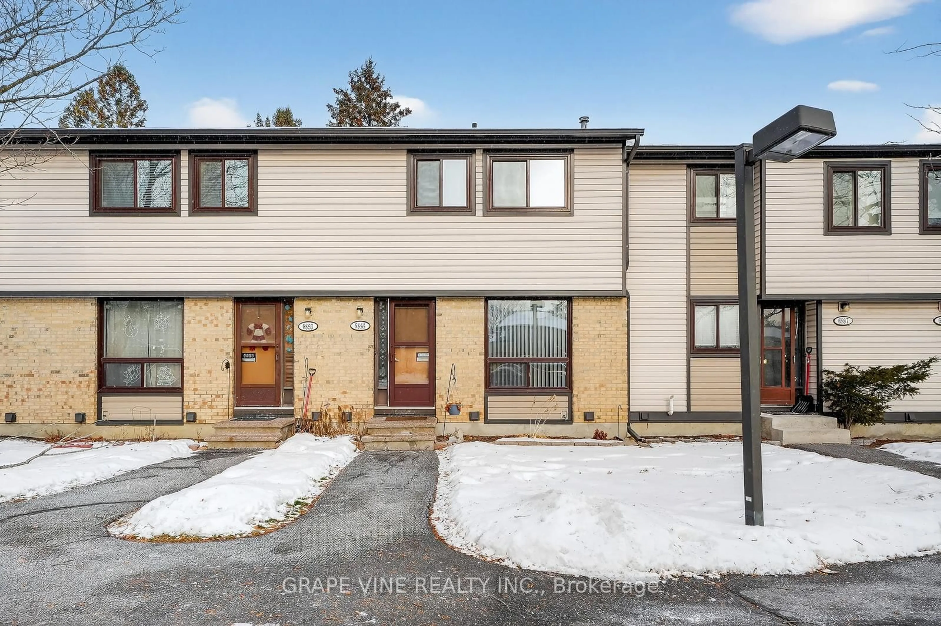 Unknown for 6885 Bilberry Dr, Ottawa Ontario K1C 2E8