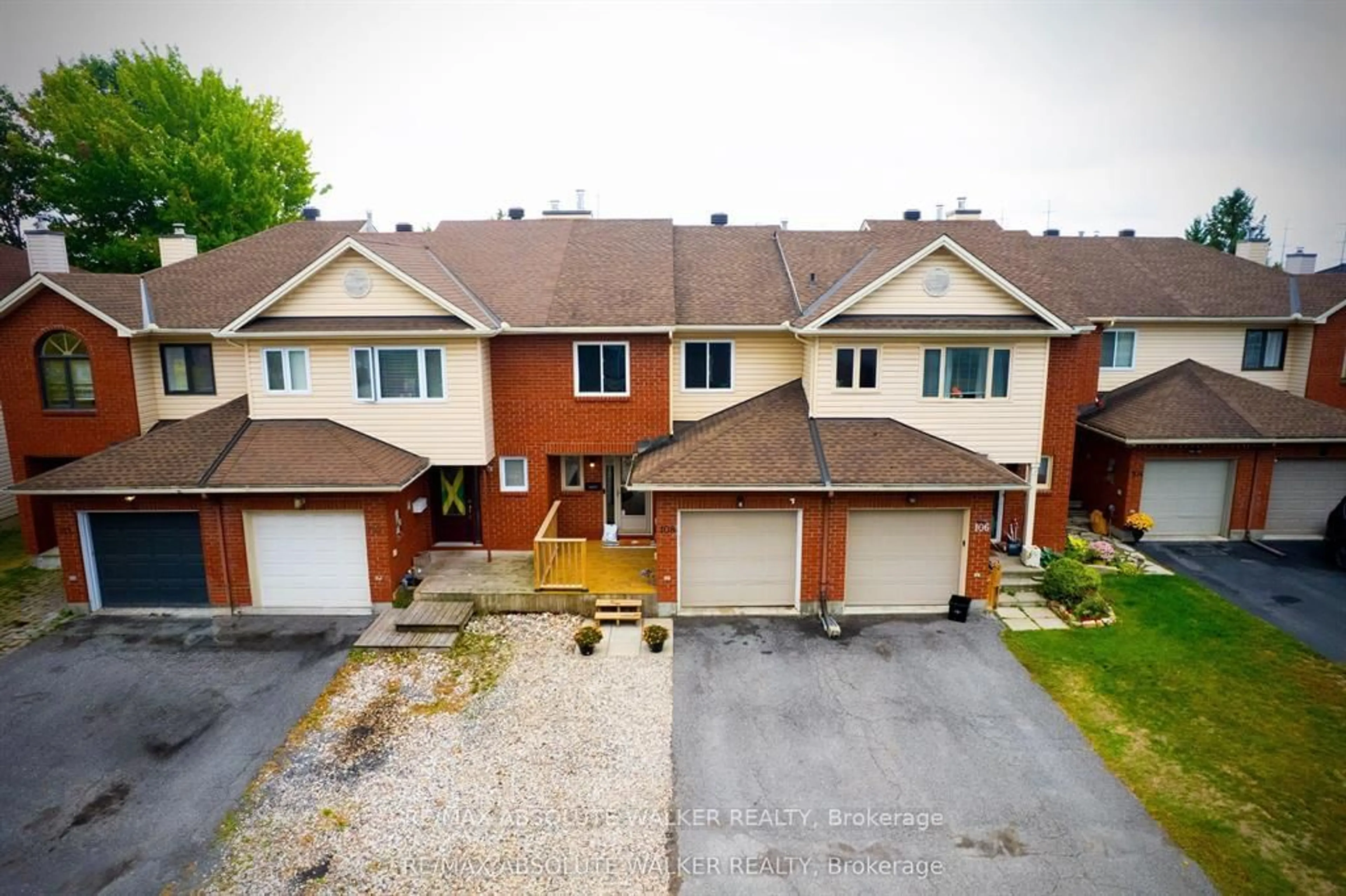 A pic from outside/outdoor area/front of a property/back of a property/a pic from drone, street for 108 Cedarock Dr, Ottawa Ontario K2M 2H5