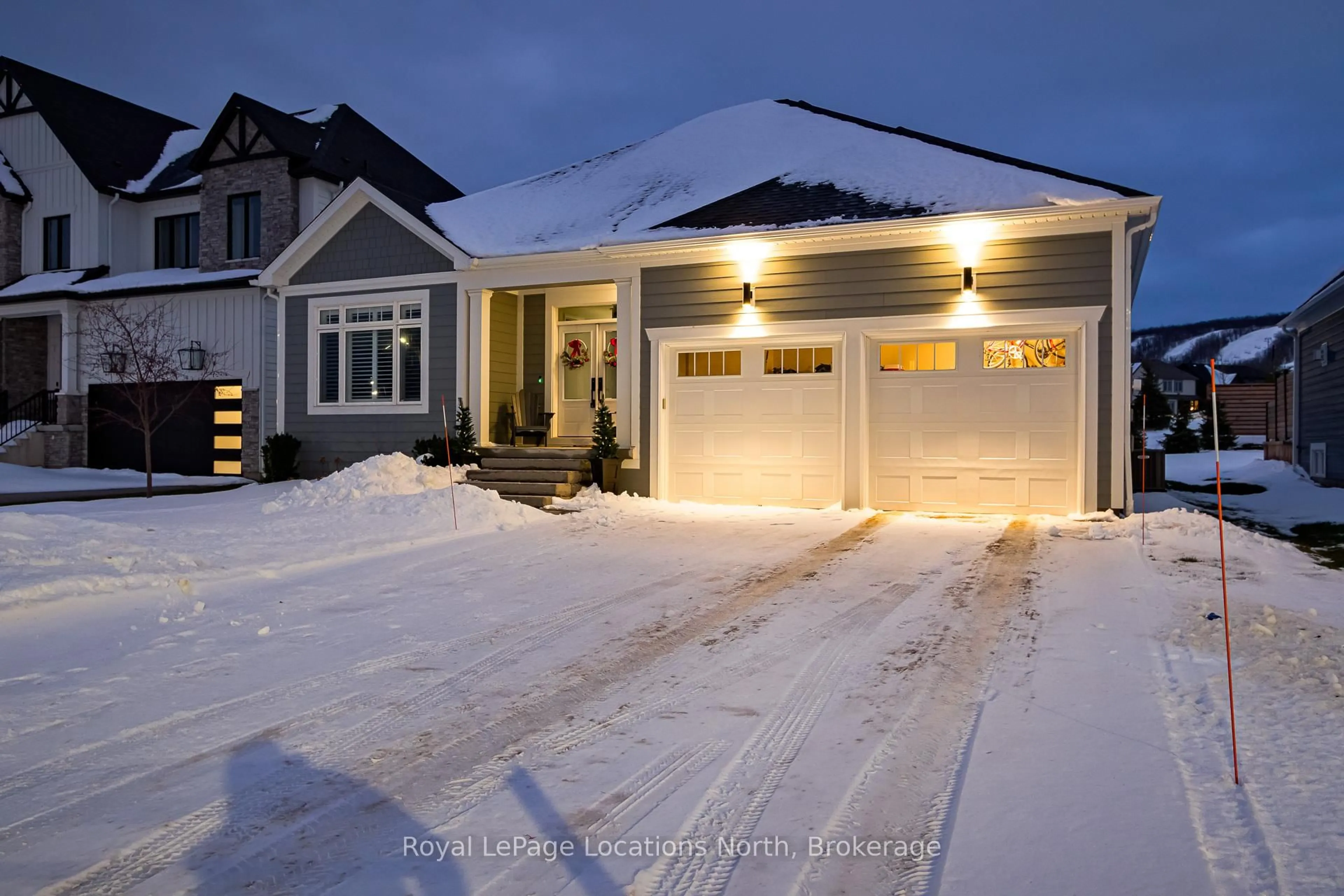 Indoor garage for 107 Stillwater Cres, Blue Mountains Ontario L9Y 4P5