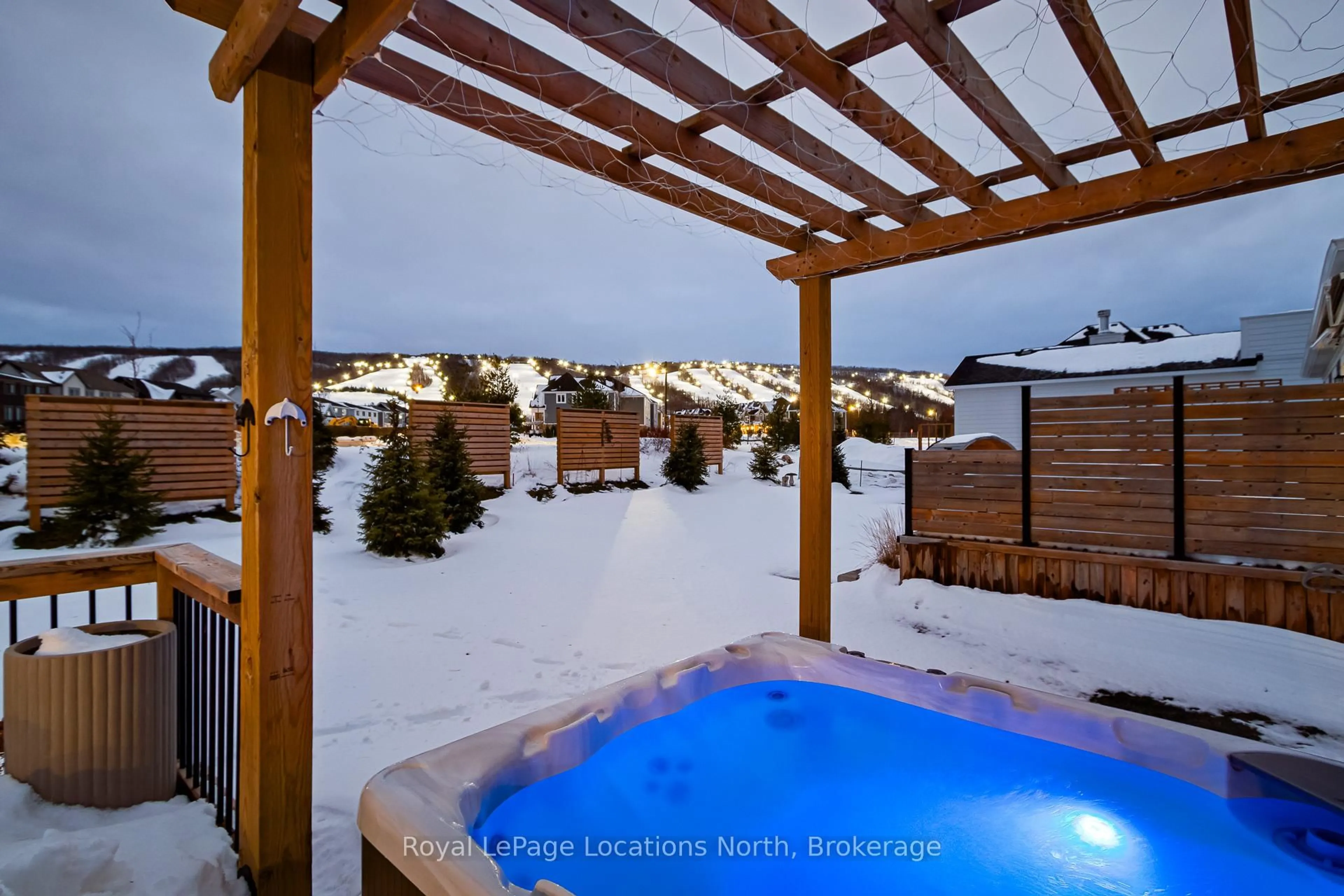 Patio, water/lake/river/ocean view for 107 Stillwater Cres, Blue Mountains Ontario L9Y 4P5