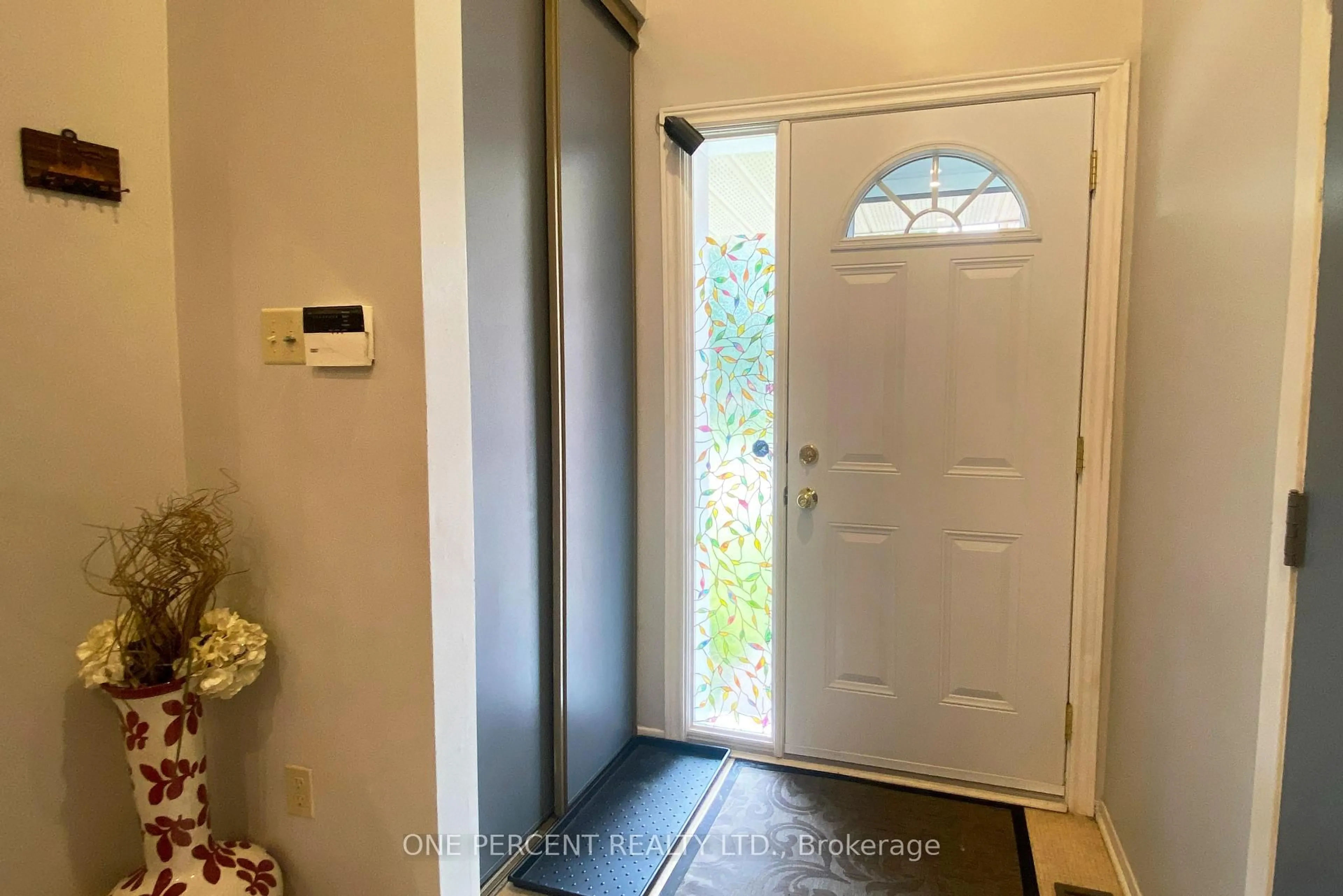 Indoor entryway for 292 Temby Private, Ottawa Ontario K1T 2W2