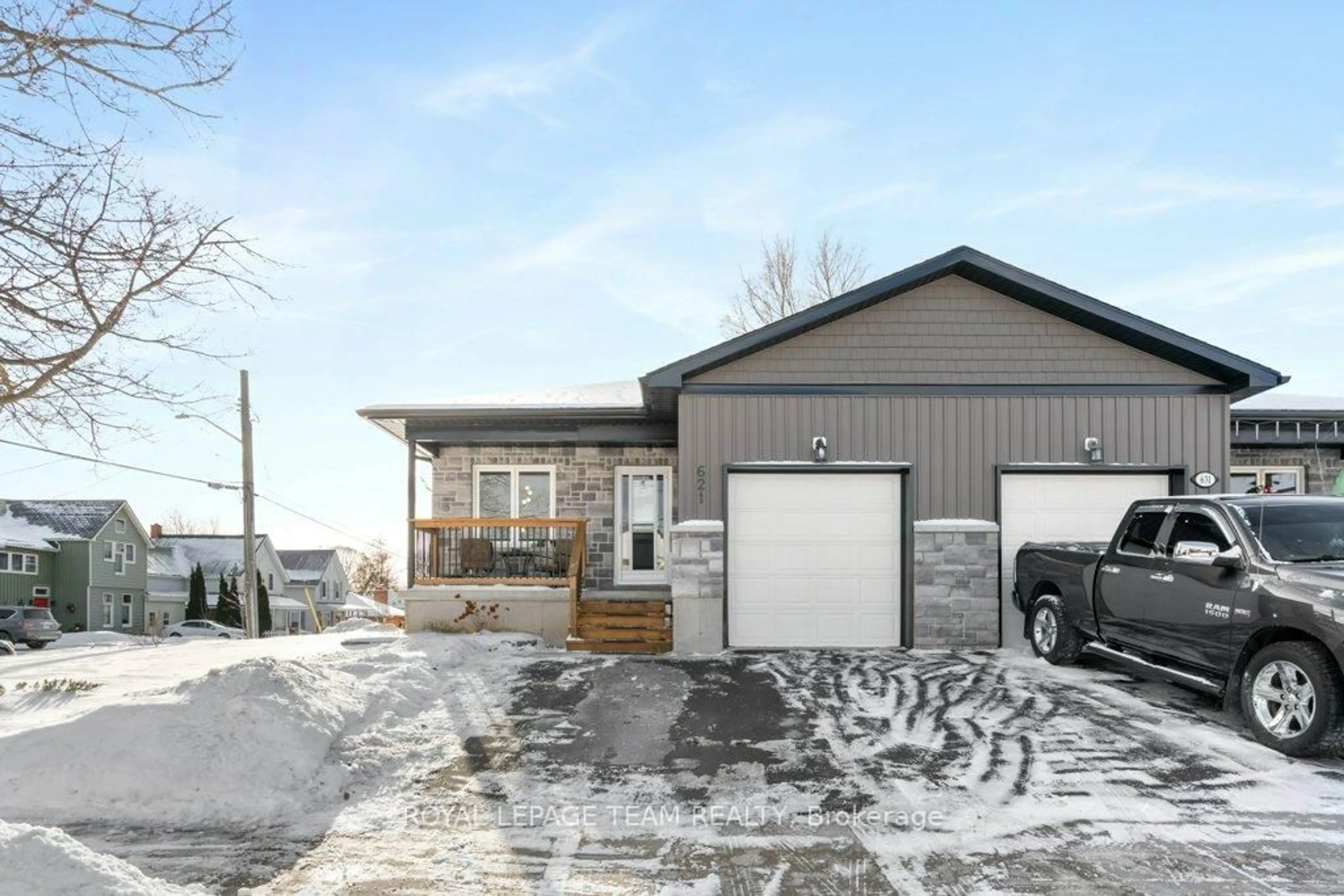 Unknown for 621 St Lawrence St, Prescott Ontario K0E 1T0