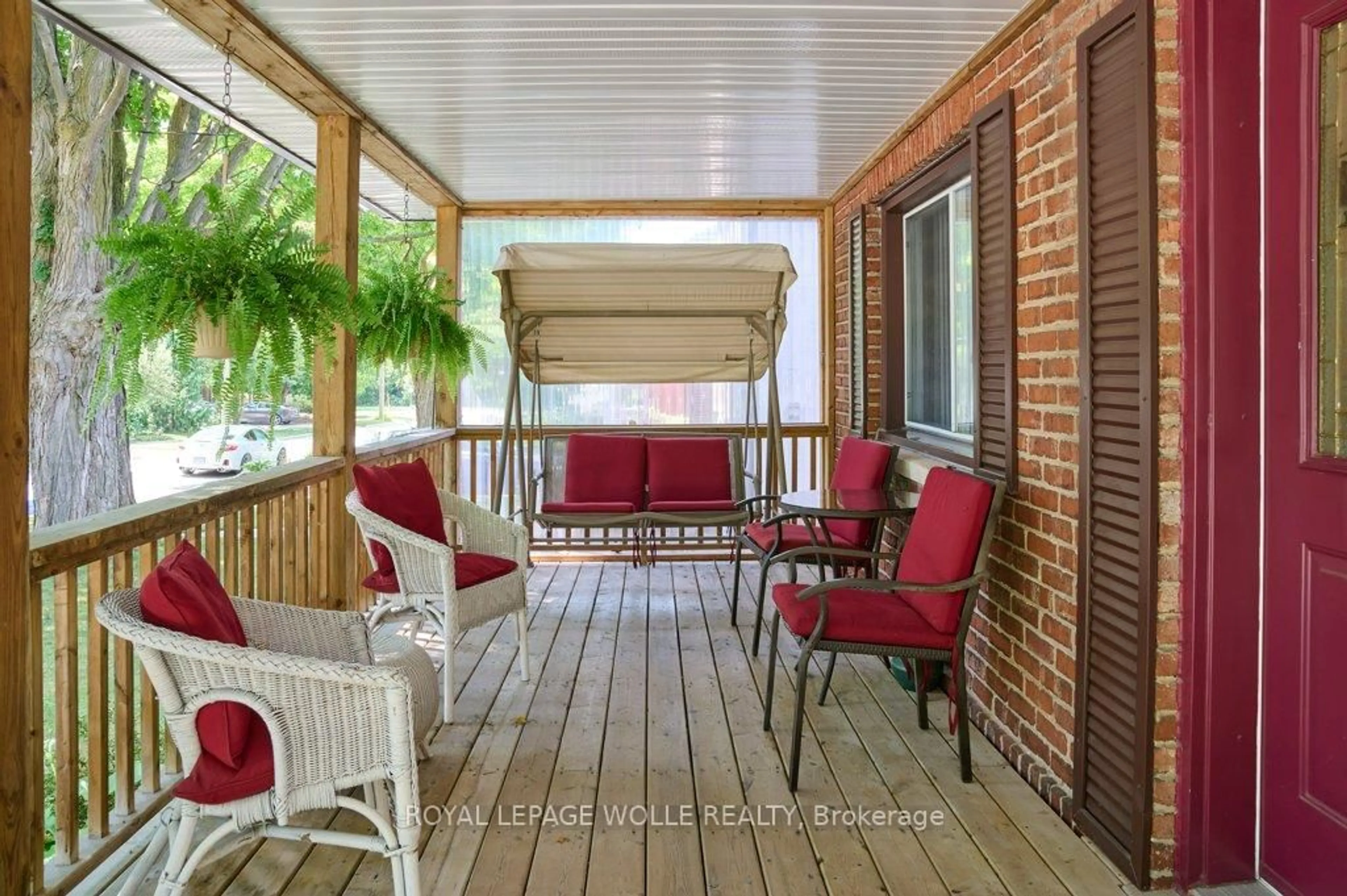 Patio, street for 120 Wood St, Kitchener Ontario N2G 2H8