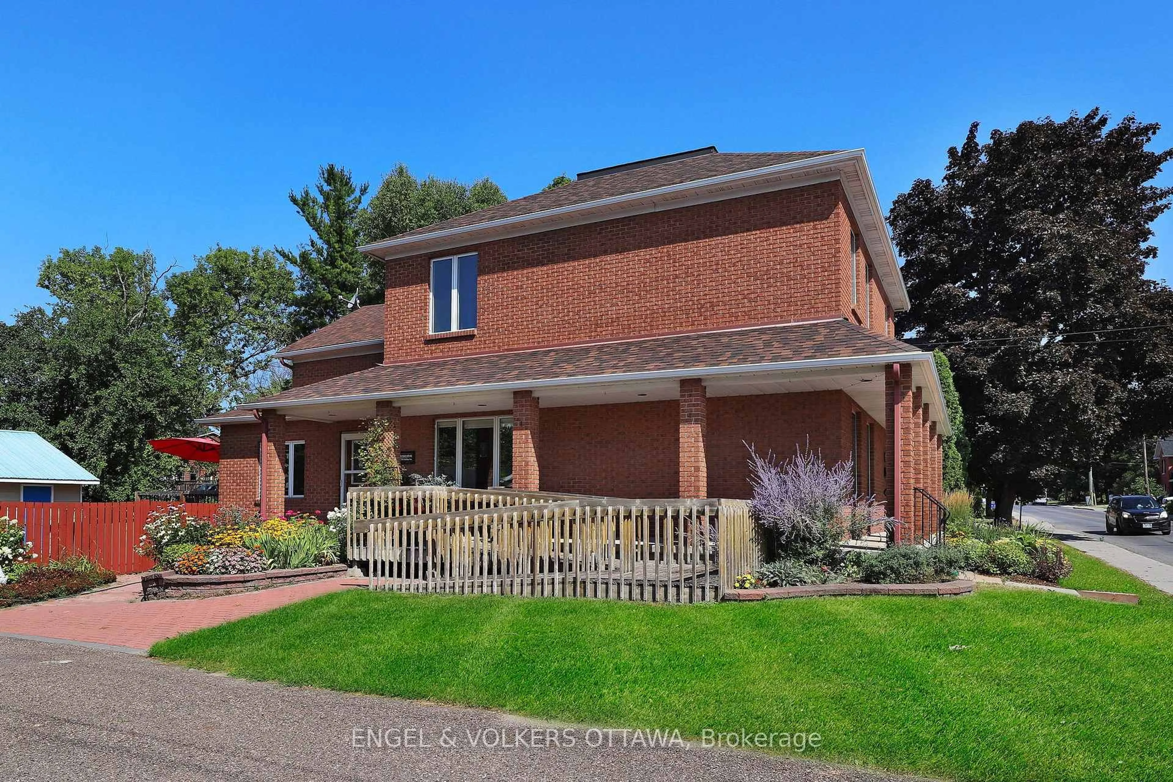 Home with brick exterior material, street for 190 John St, Arnprior Ontario K7S 2N9