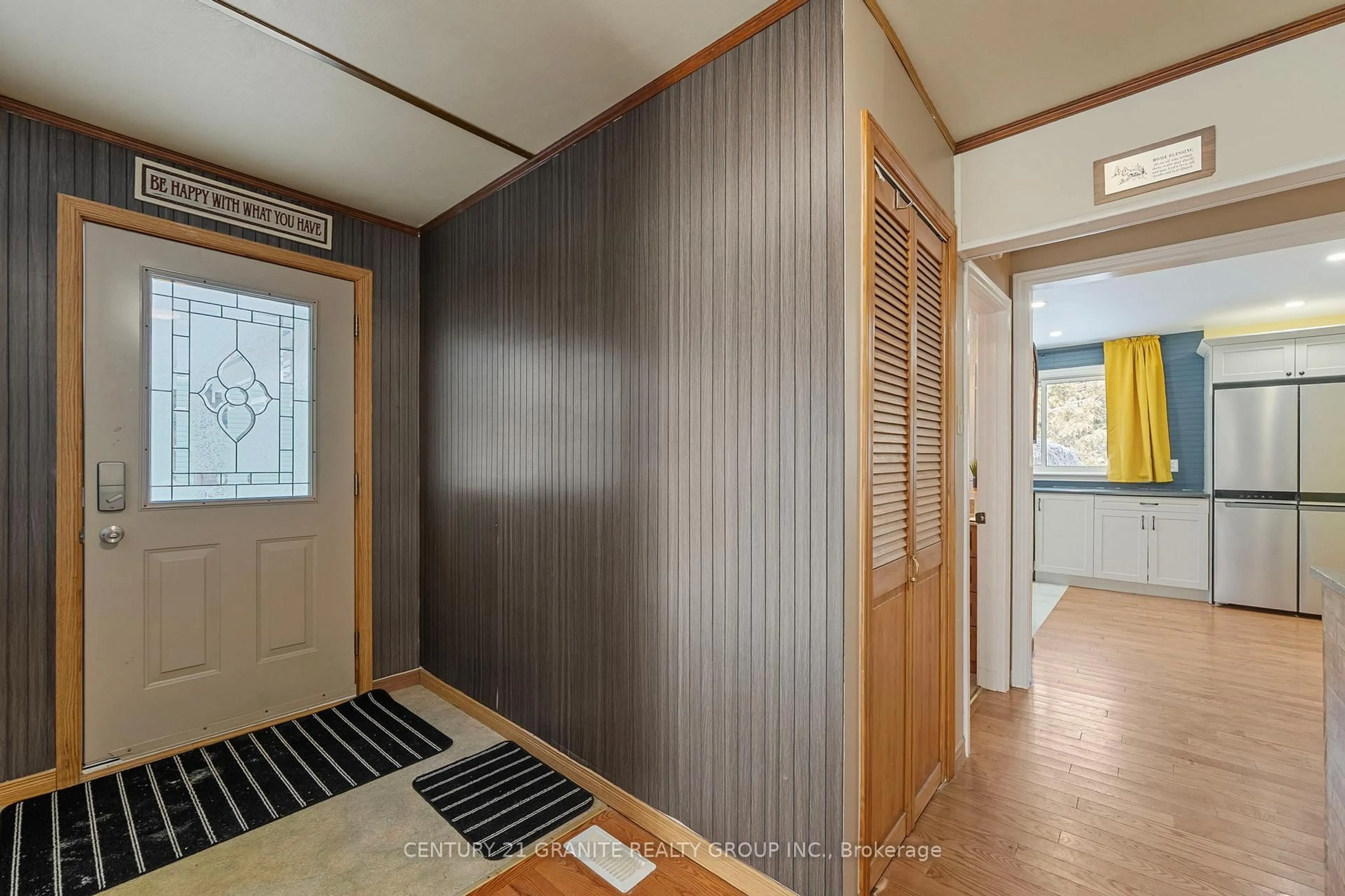 Indoor foyer for 64 Johnston Cres, Bancroft Ontario K0L 1C0