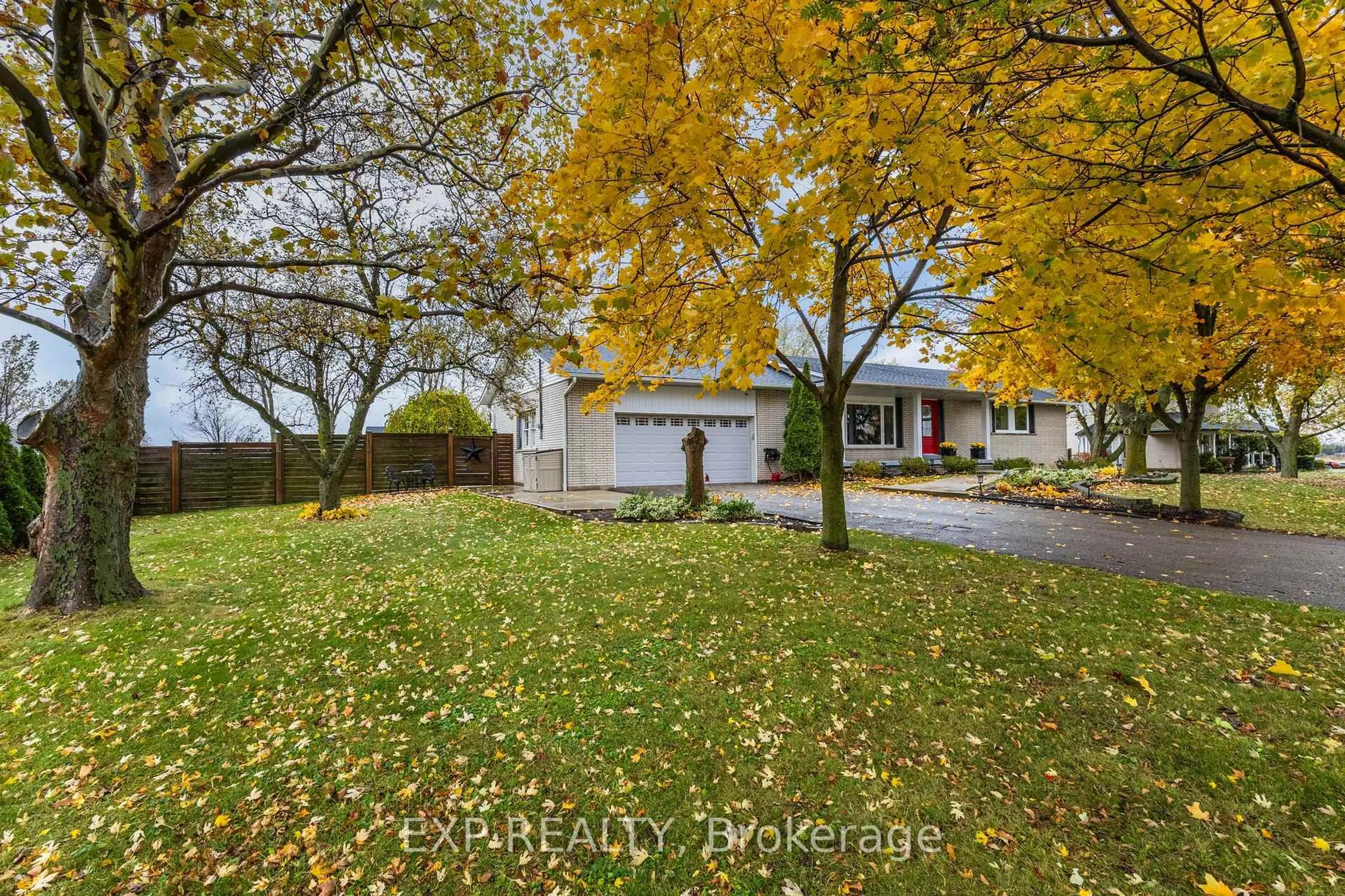 A pic from outside/outdoor area/front of a property/back of a property/a pic from drone, street for 2116 Binbrook Rd, Hamilton Ontario L0R 1C0