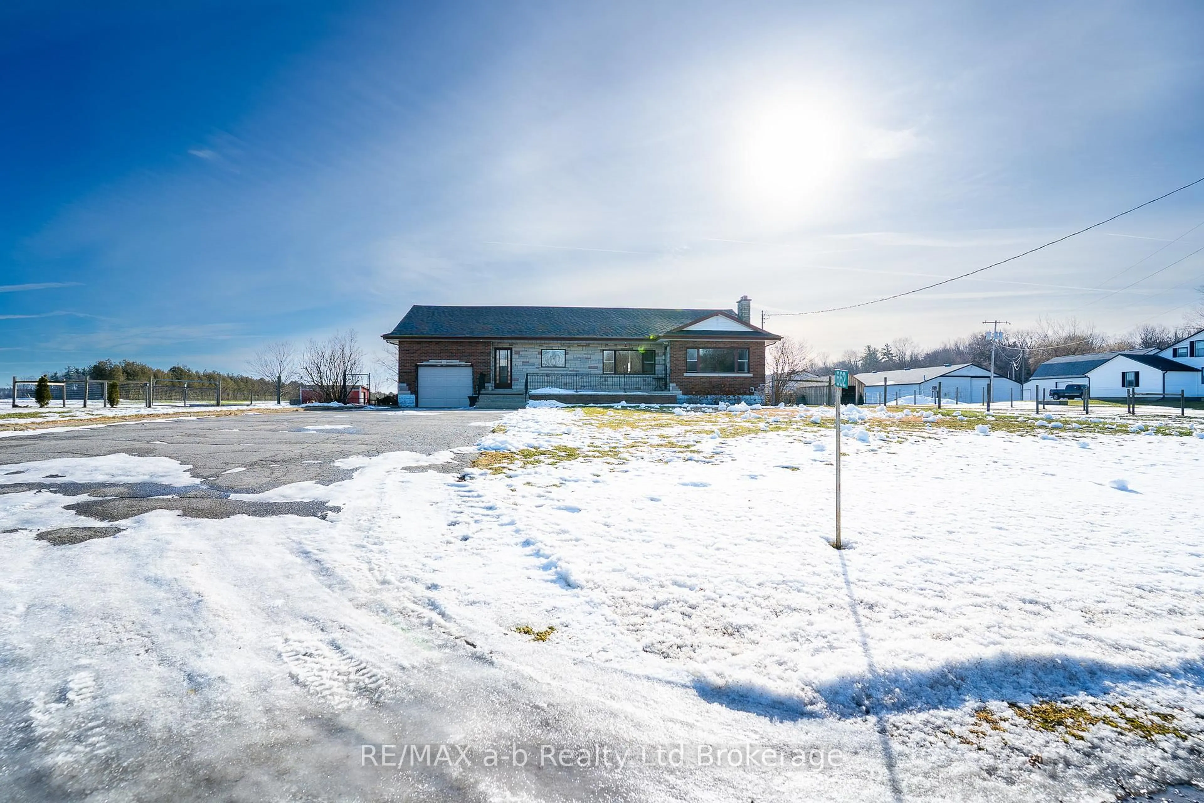 A pic from outside/outdoor area/front of a property/back of a property/a pic from drone, unknown for 662 Windham 6 Rd, Norfolk Ontario N0E 1V0