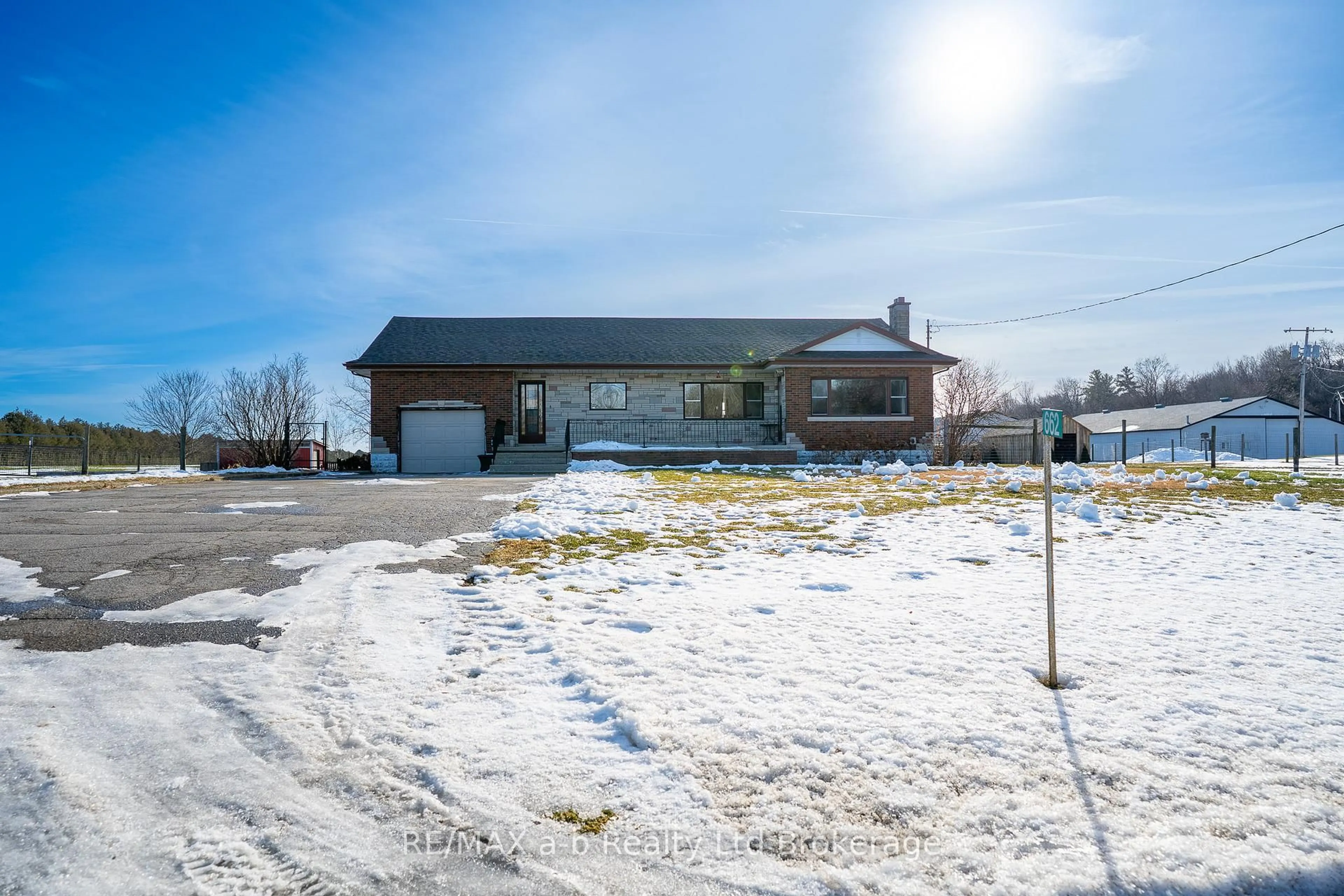 A pic from outside/outdoor area/front of a property/back of a property/a pic from drone, unknown for 662 Windham 6 Rd, Norfolk Ontario N0E 1V0