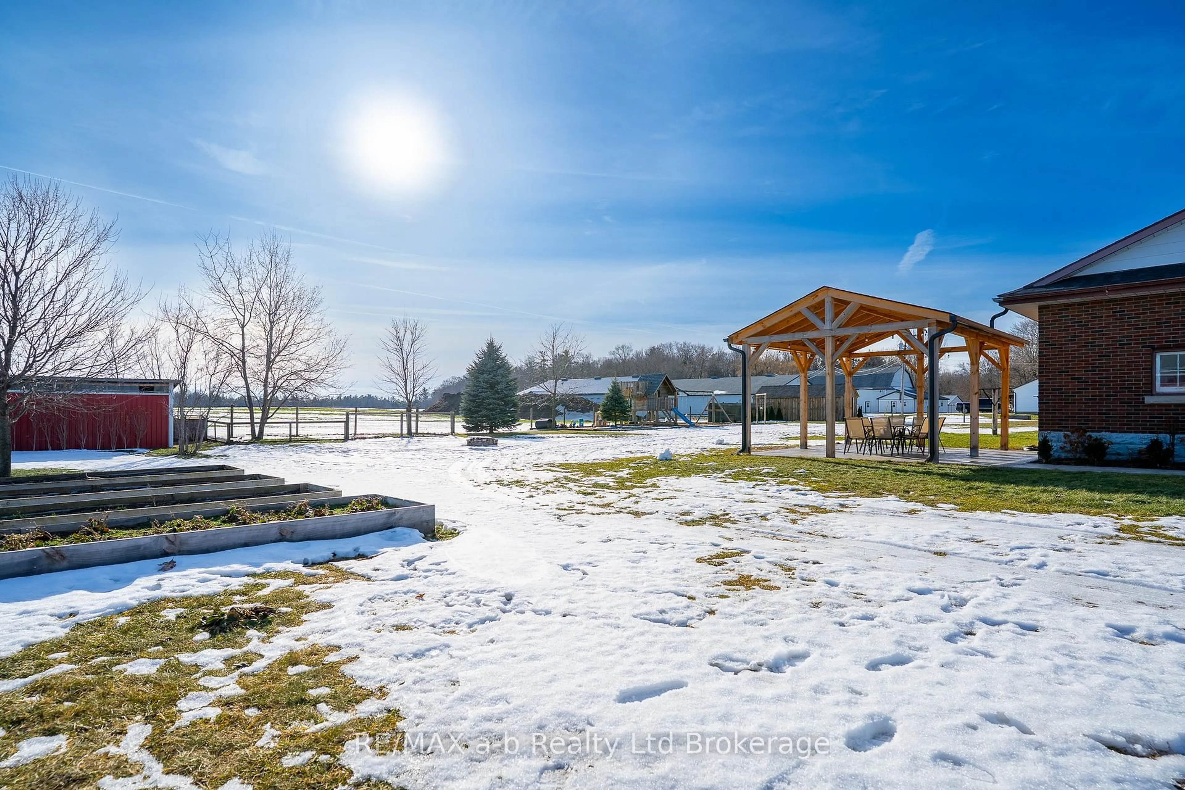 Patio, water/lake/river/ocean view for 662 Windham 6 Rd, Norfolk Ontario N0E 1V0