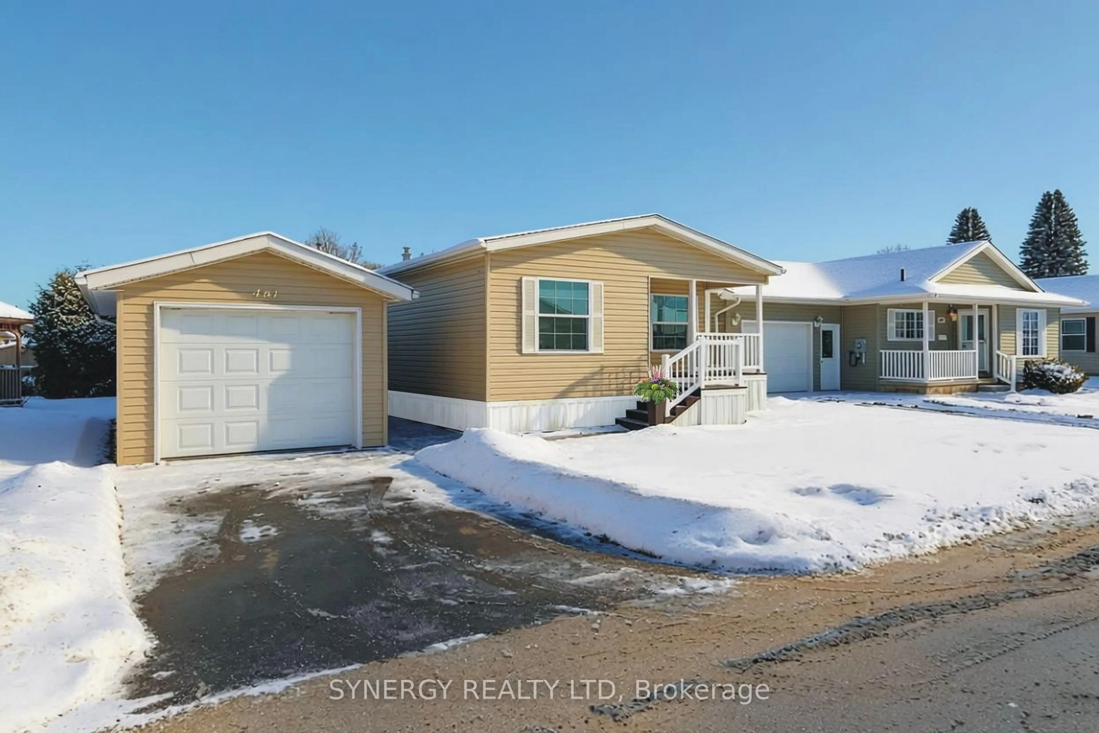 Home with vinyl exterior material, street for 461 Richard Cres, Strathroy-Caradoc Ontario N7G 0C5