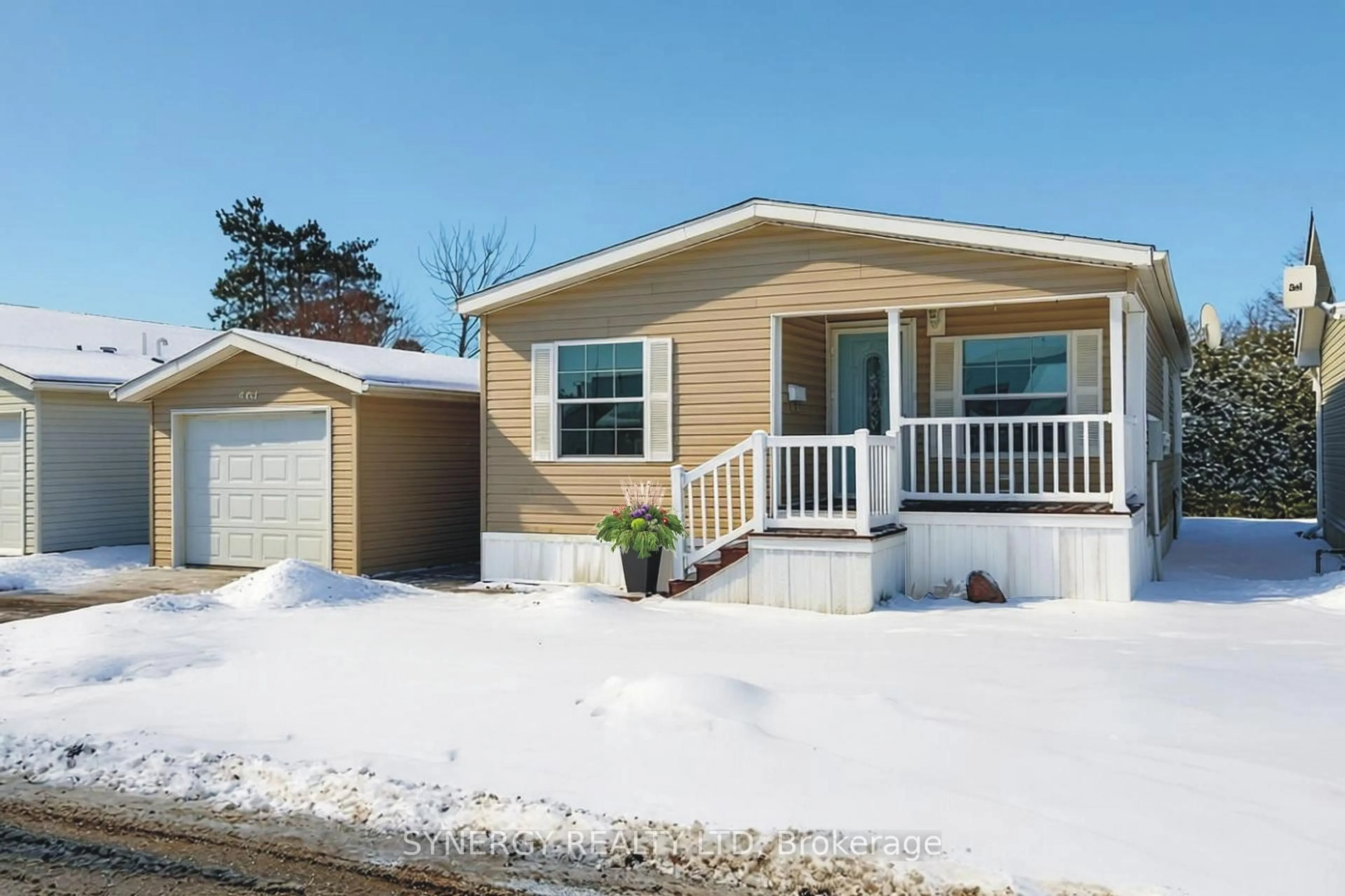 Home with vinyl exterior material, street for 461 Richard Cres, Strathroy-Caradoc Ontario N7G 0C5