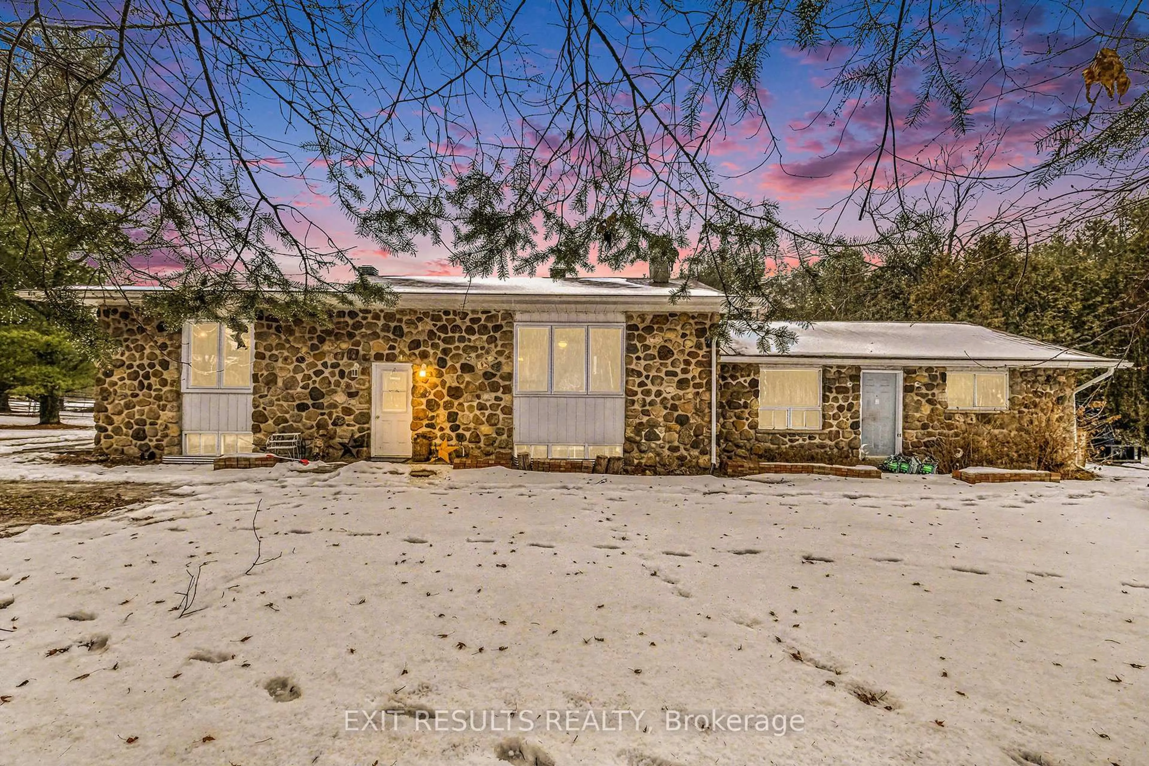 A pic from outside/outdoor area/front of a property/back of a property/a pic from drone, street for 21111 Concession 8 Rd, South Glengarry Ontario K0C 1L0