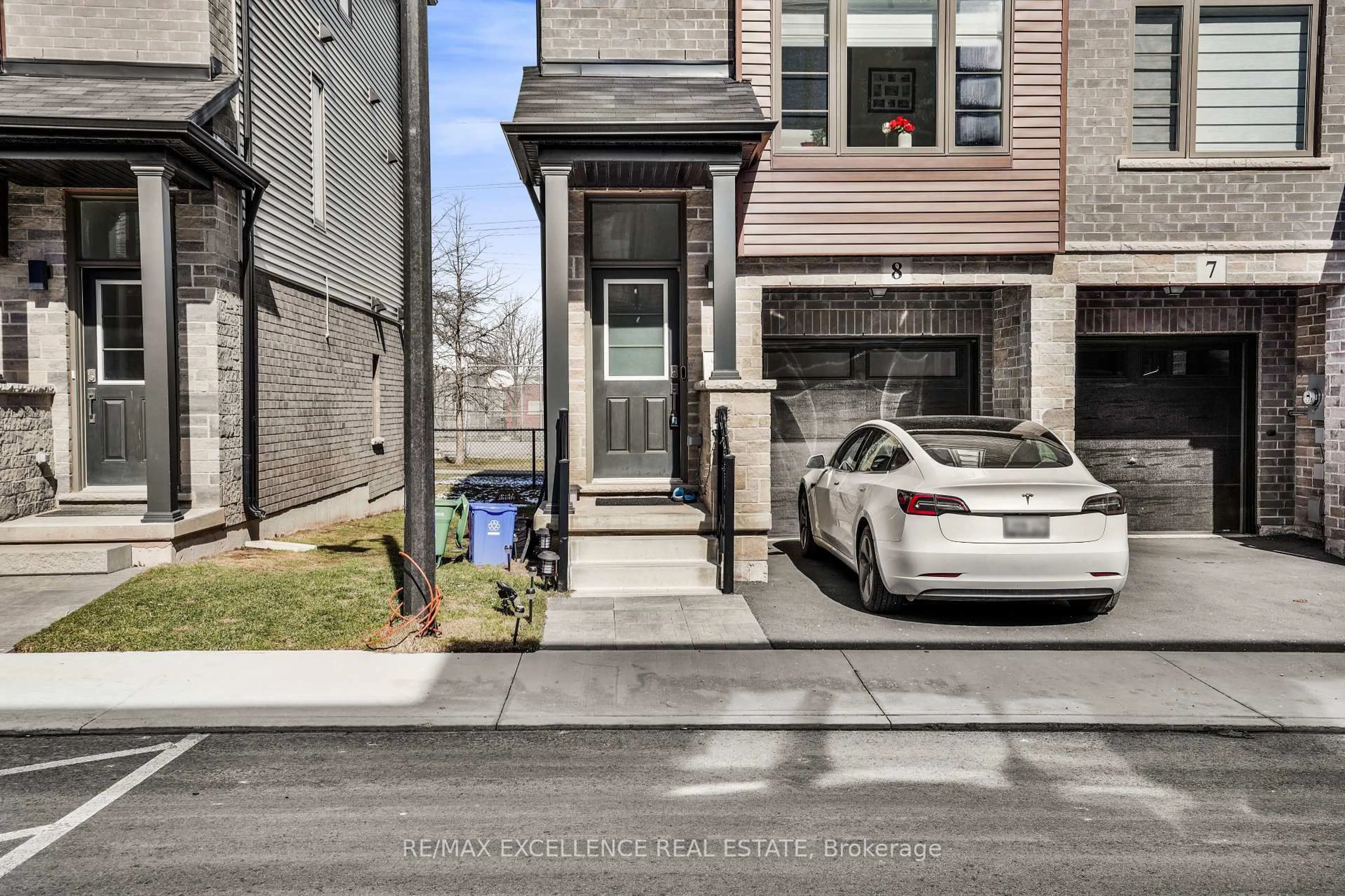 Home with brick exterior material, street for 575 Woodward Ave Ave #8, Hamilton Ontario L8H 0B3