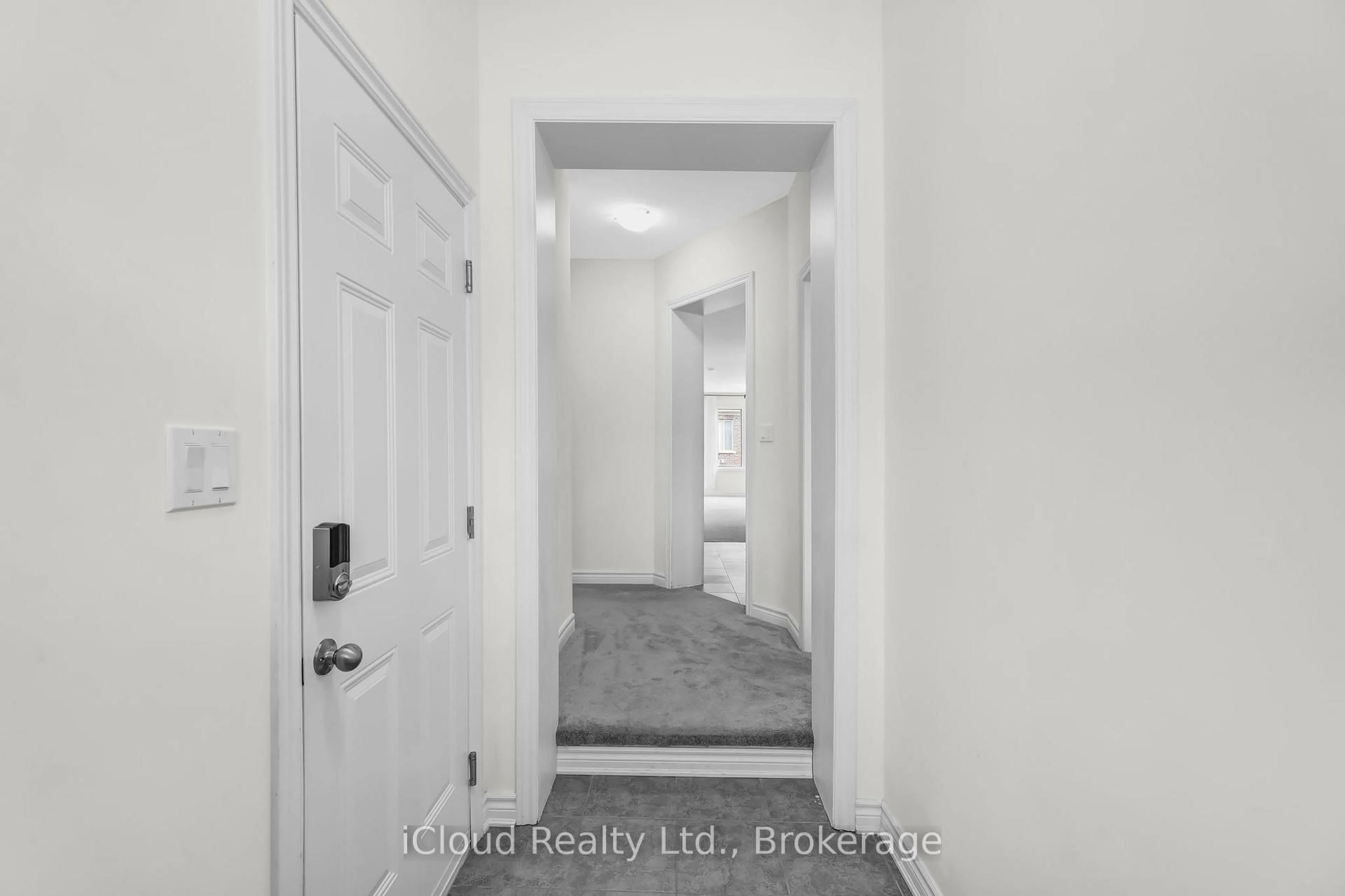 Indoor entryway for 11 Harwood St, Tillsonburg Ontario N4G 0J7