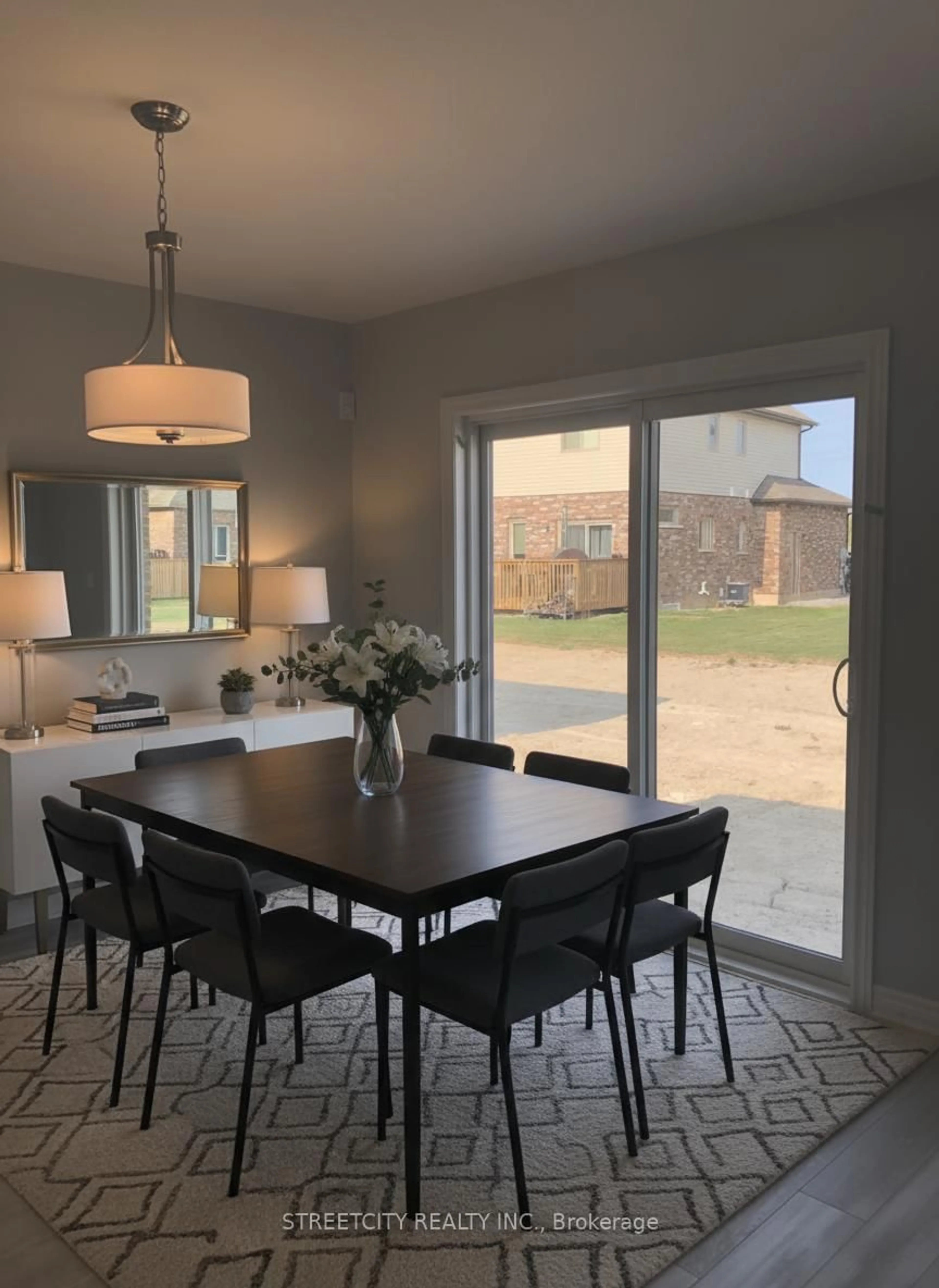 Dining room, unknown for 32 Bounty Ave, Thorold Ontario L2V 0B7