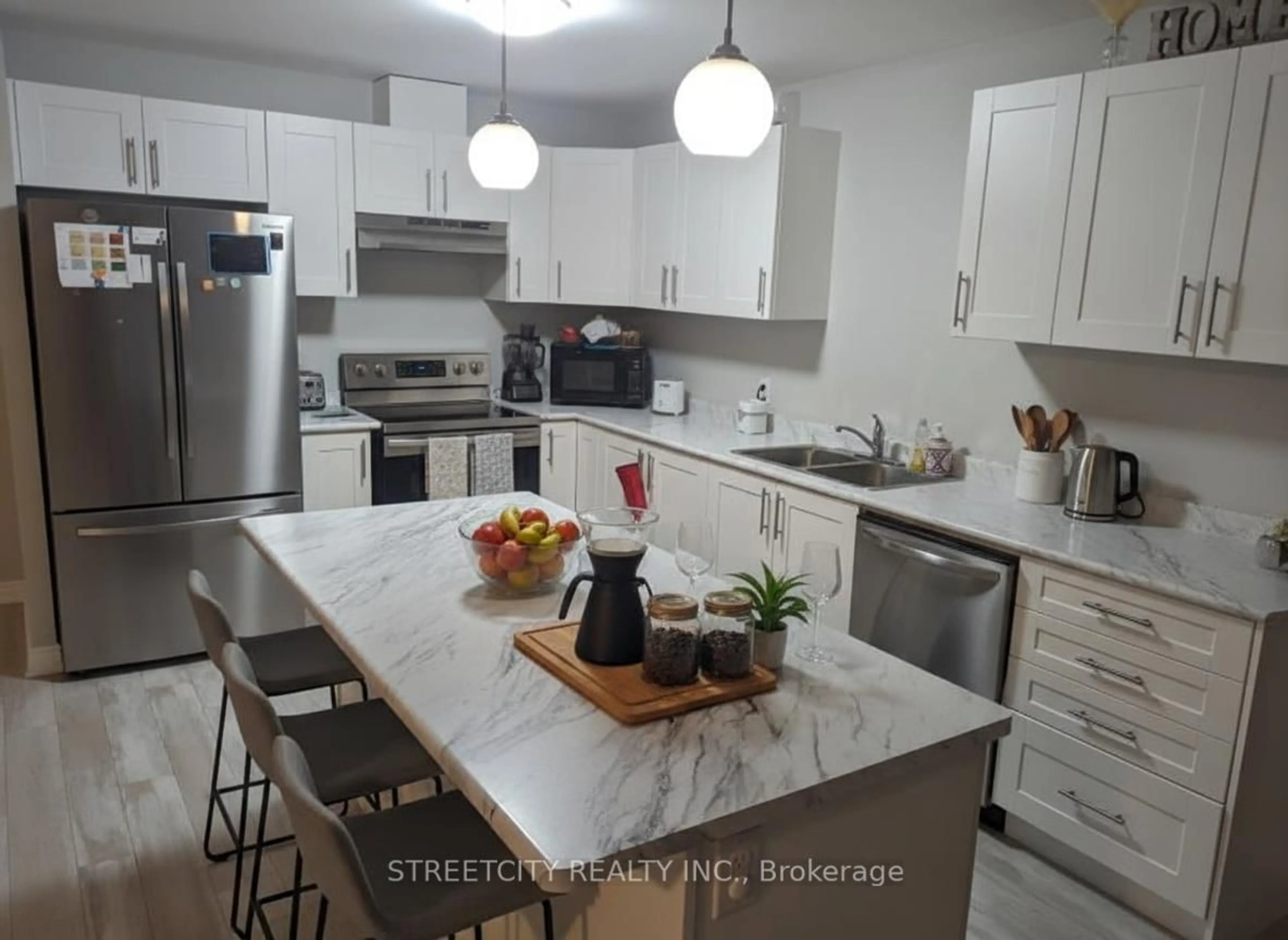 Open concept kitchen, unknown for 32 Bounty Ave, Thorold Ontario L2V 0B7