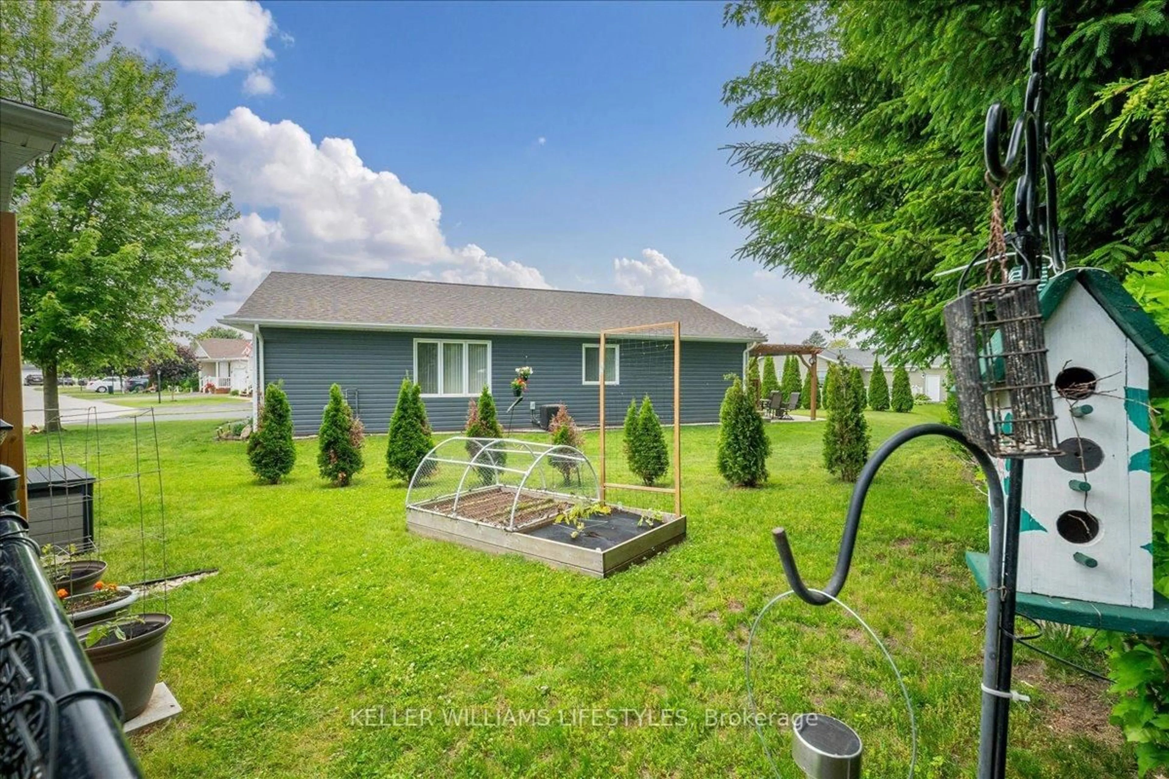 Unknown for 13 Kellestine Dr, Strathroy-Caradoc Ontario N7G 0C5
