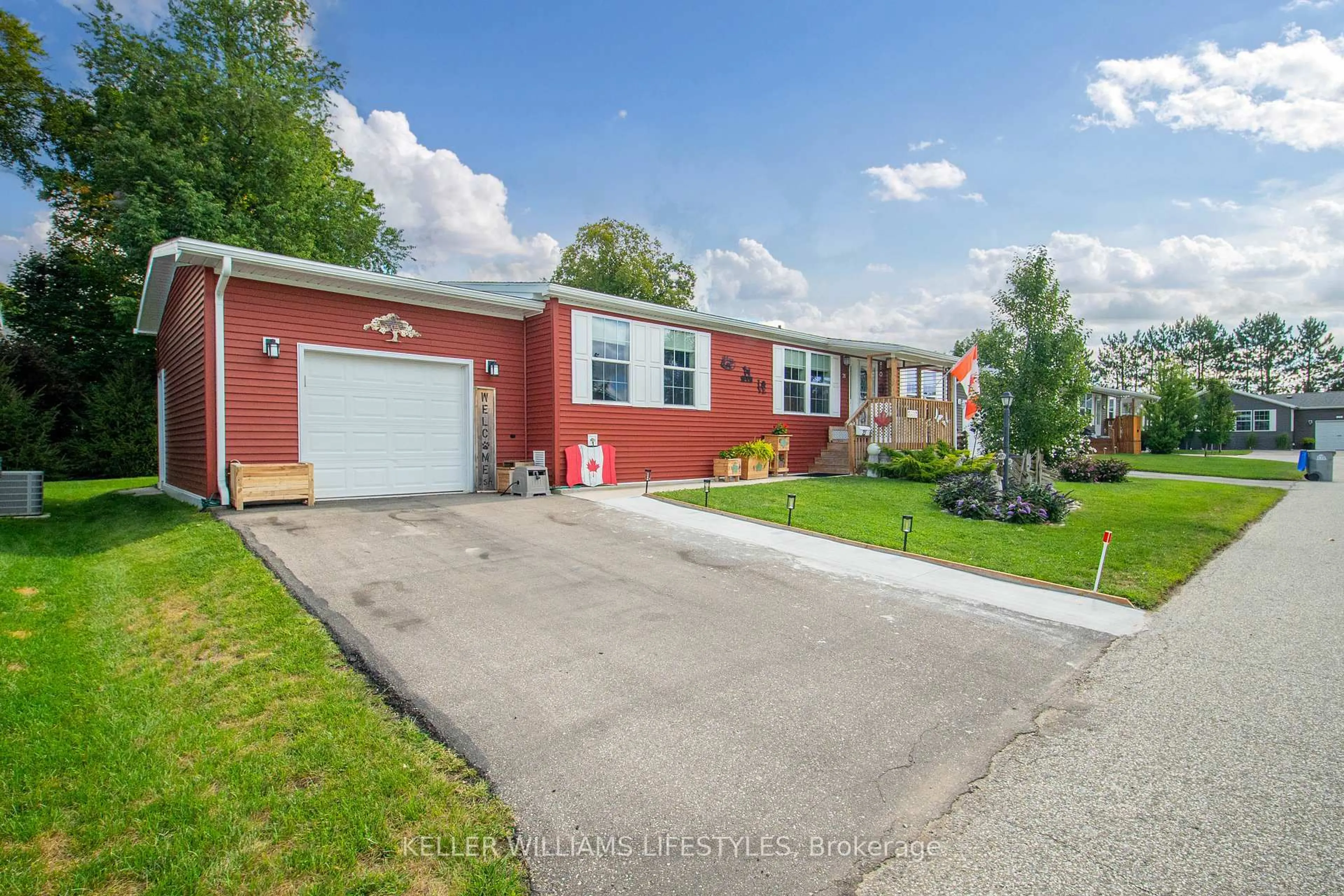 A pic from outside/outdoor area/front of a property/back of a property/a pic from drone, street for 21 Kellestine Dr, Strathroy-Caradoc Ontario N7G 0C5