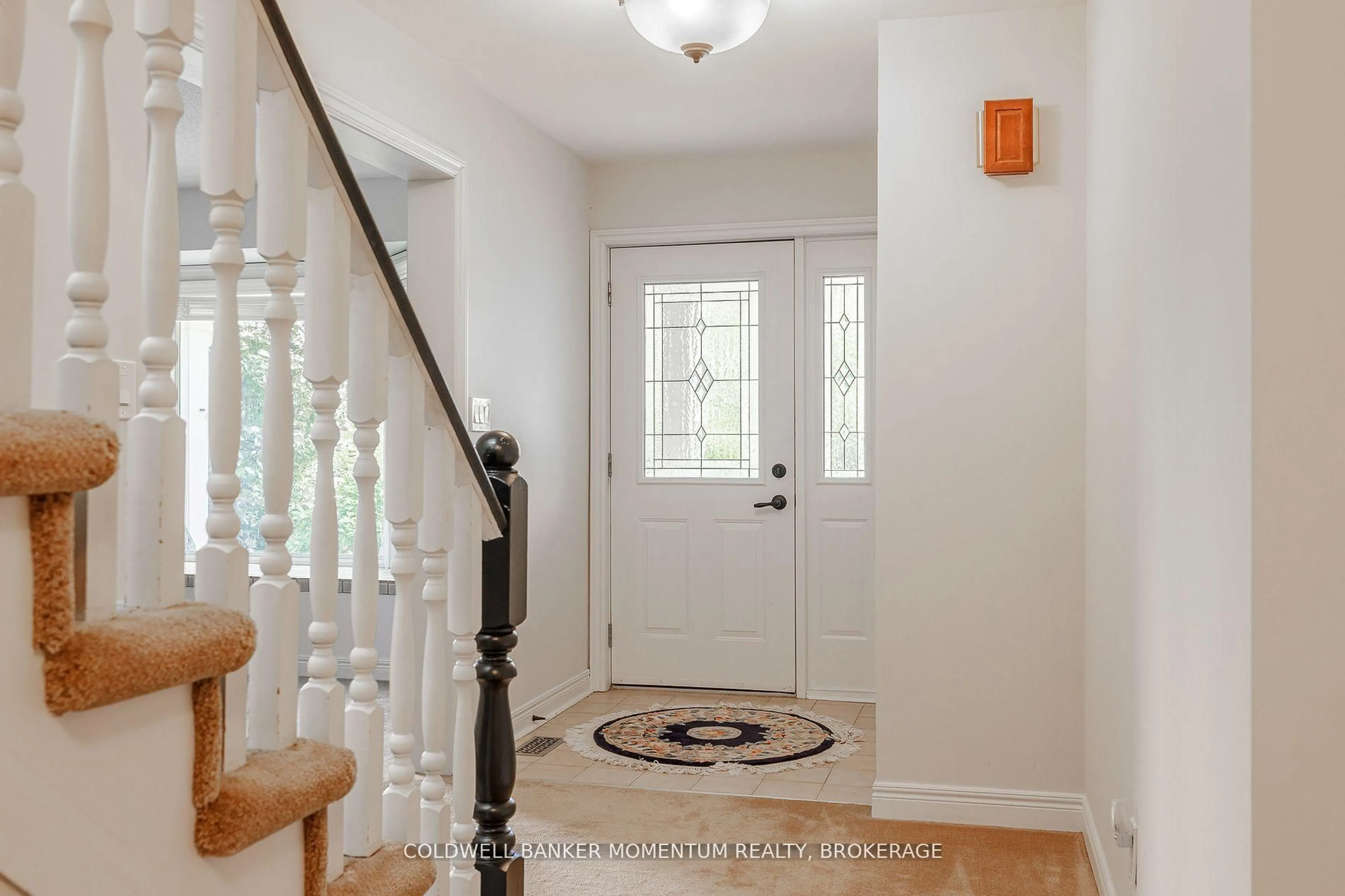 Indoor entryway for 2115 Creek Rd, Niagara-on-the-Lake Ontario L0S 1J0