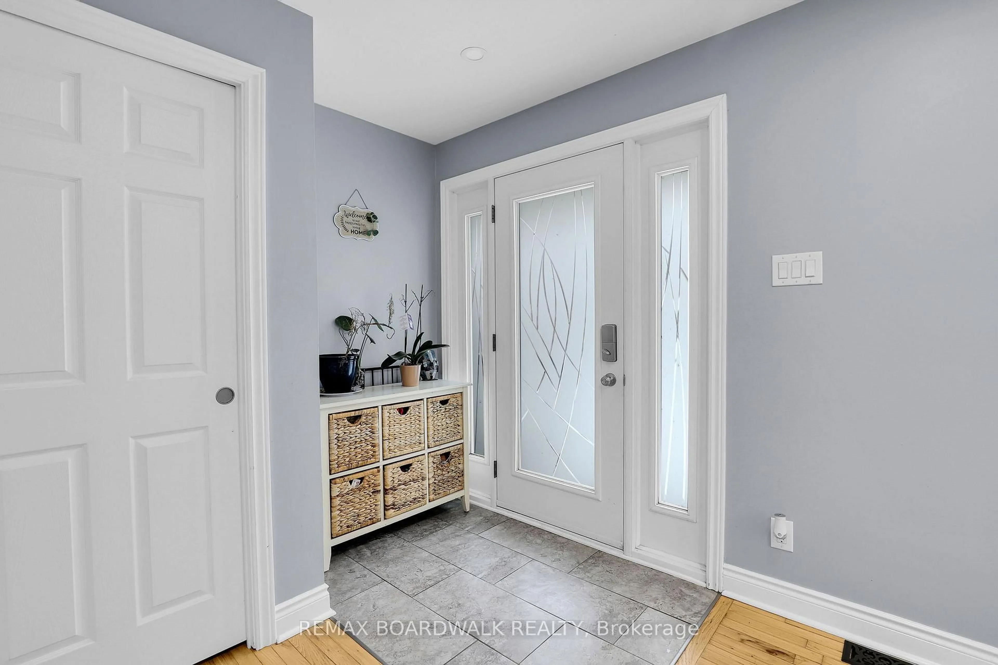 Indoor entryway for 28 JEAN PAUL Rd, The Nation Ontario K0A 1M0
