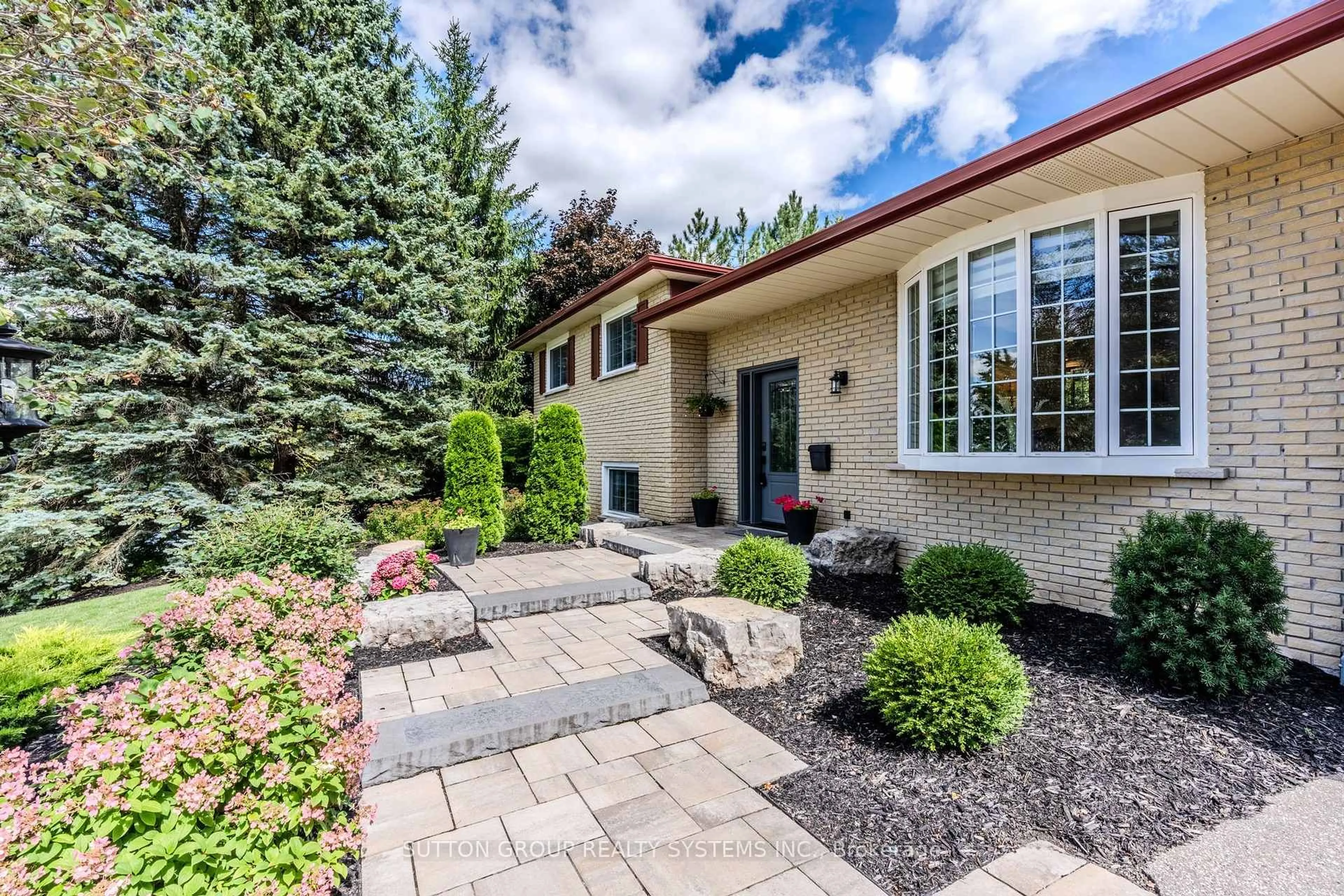 Home with brick exterior material, street for 17 William Rex Cres, Erin Ontario N0B 1T0