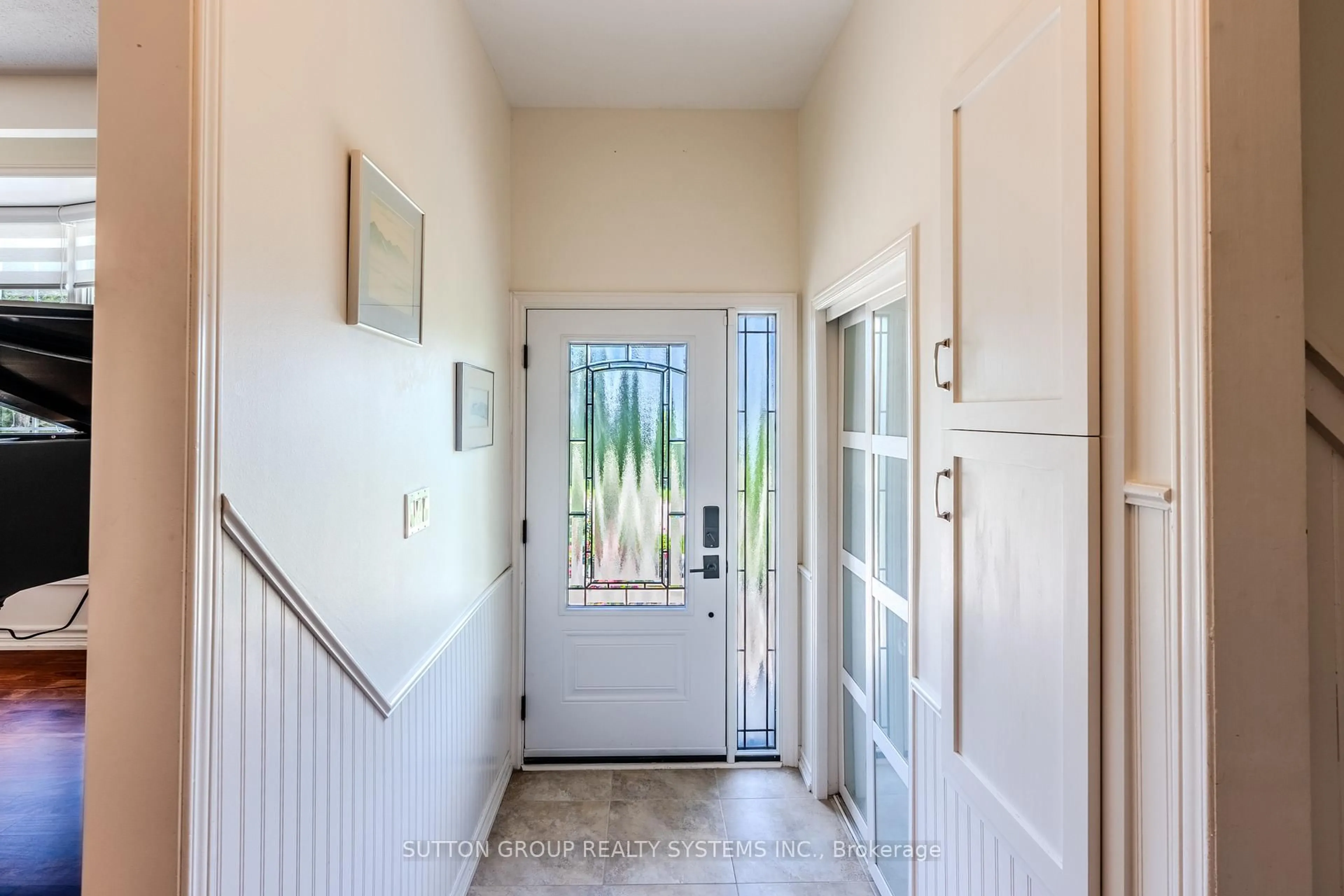 Indoor entryway for 17 William Rex Cres, Erin Ontario N0B 1T0