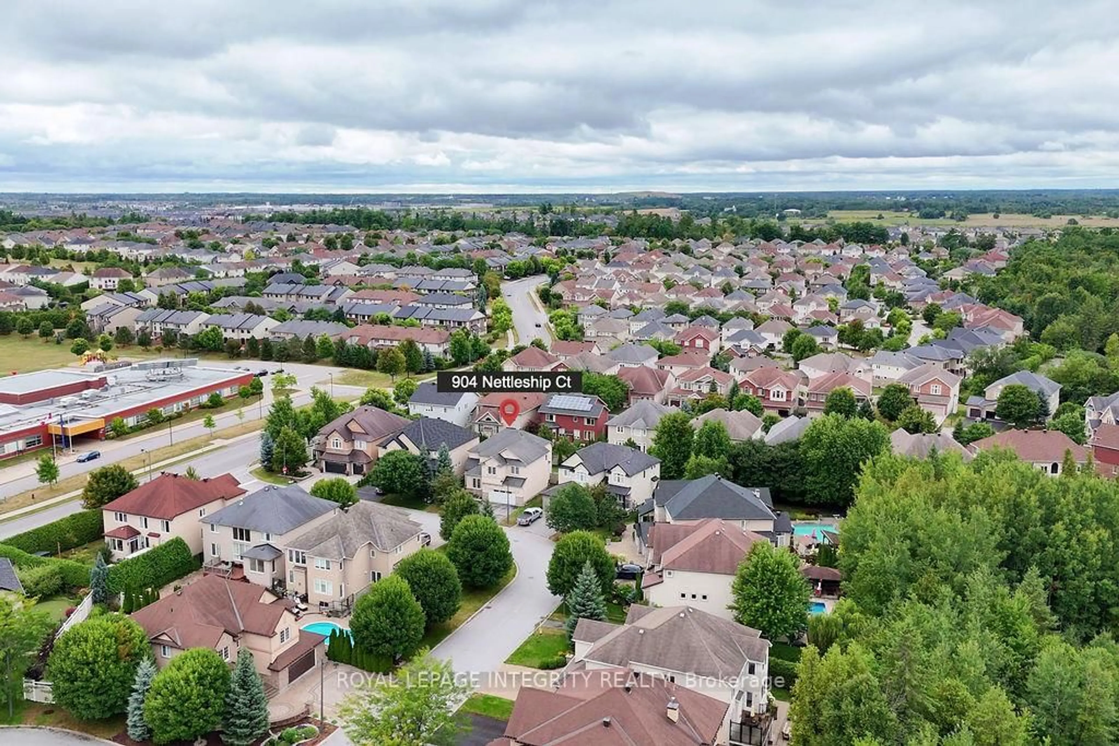 A pic from outside/outdoor area/front of a property/back of a property/a pic from drone, street for 904 Nettleship Crt, Kanata Ontario K2T 0E9