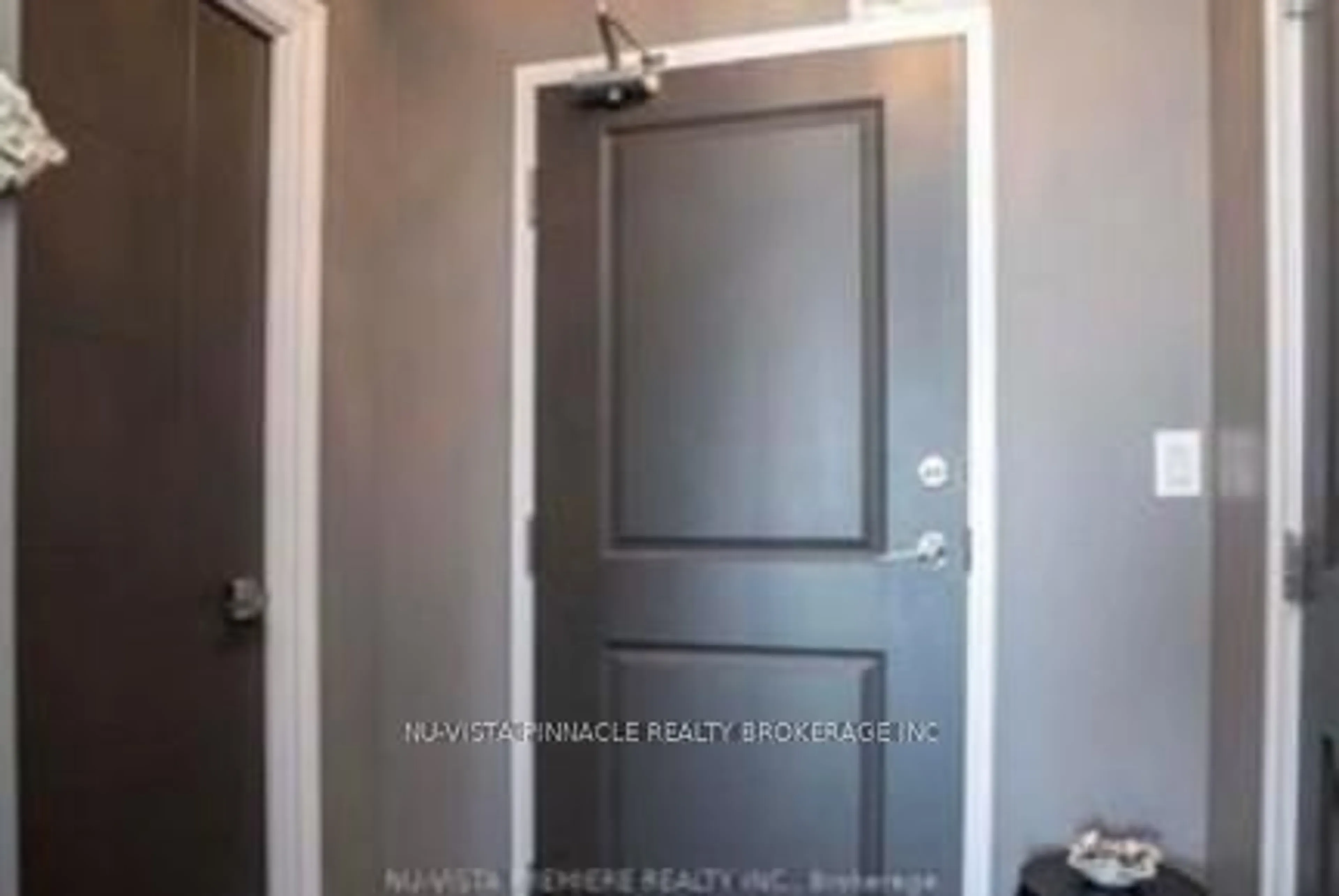 Indoor entryway for 240 Villagewalk Blvd #813, London North Ontario N6G 0P6