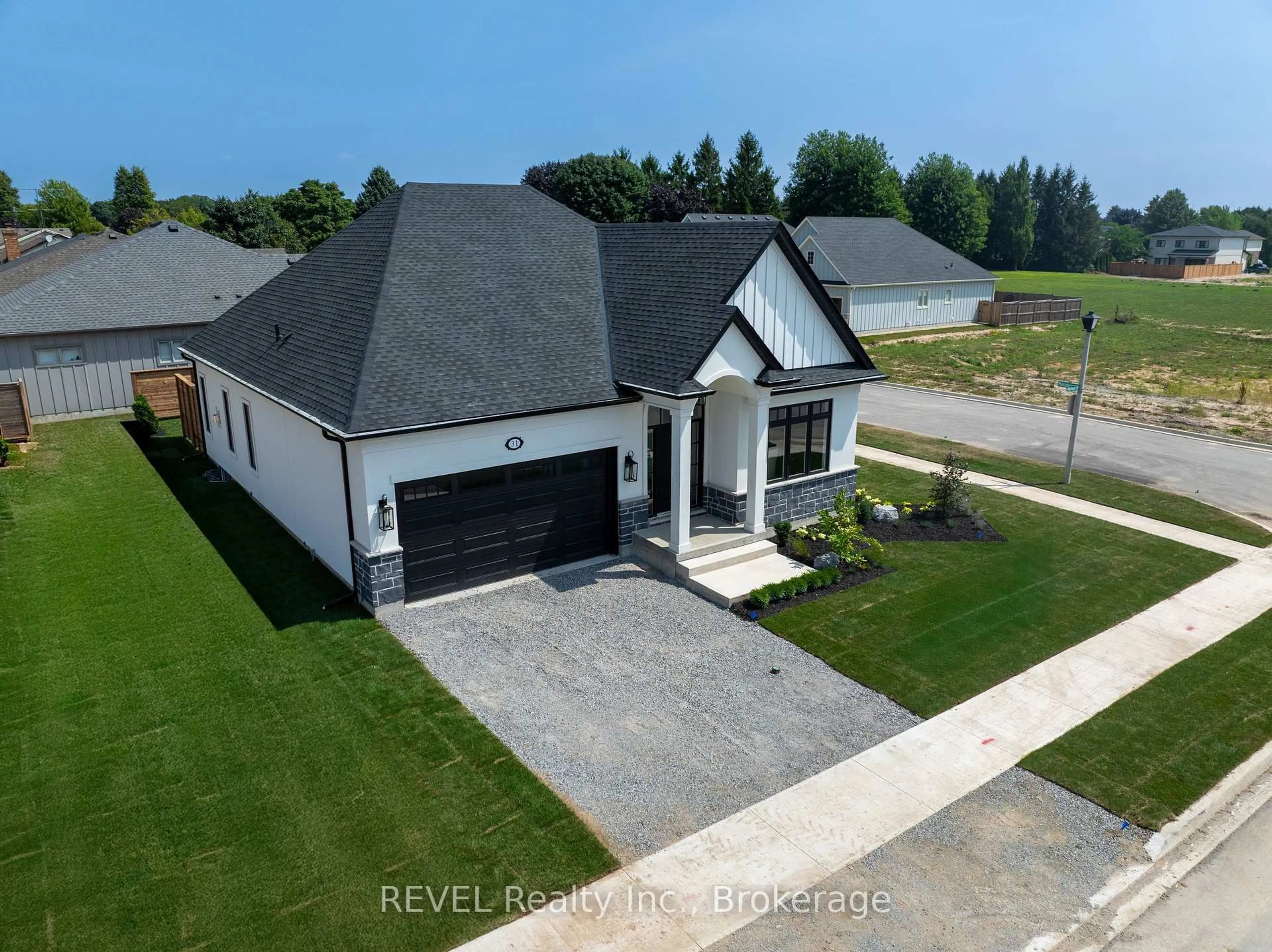 A pic from outside/outdoor area/front of a property/back of a property/a pic from drone, unknown for 31 Harvest Dr, Niagara-on-the-Lake Ontario L0S 1J0
