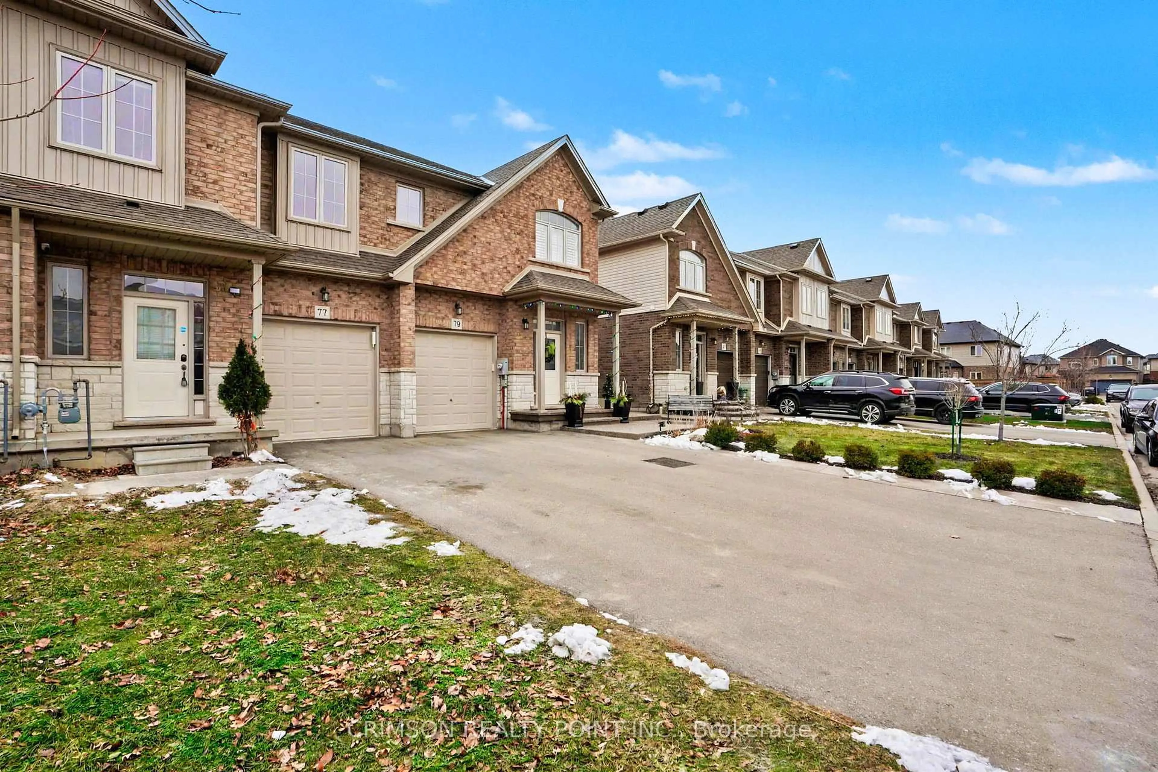 A pic from outside/outdoor area/front of a property/back of a property/a pic from drone, street for 77 Fairgrounds Dr, Hamilton Ontario L0R 1C0