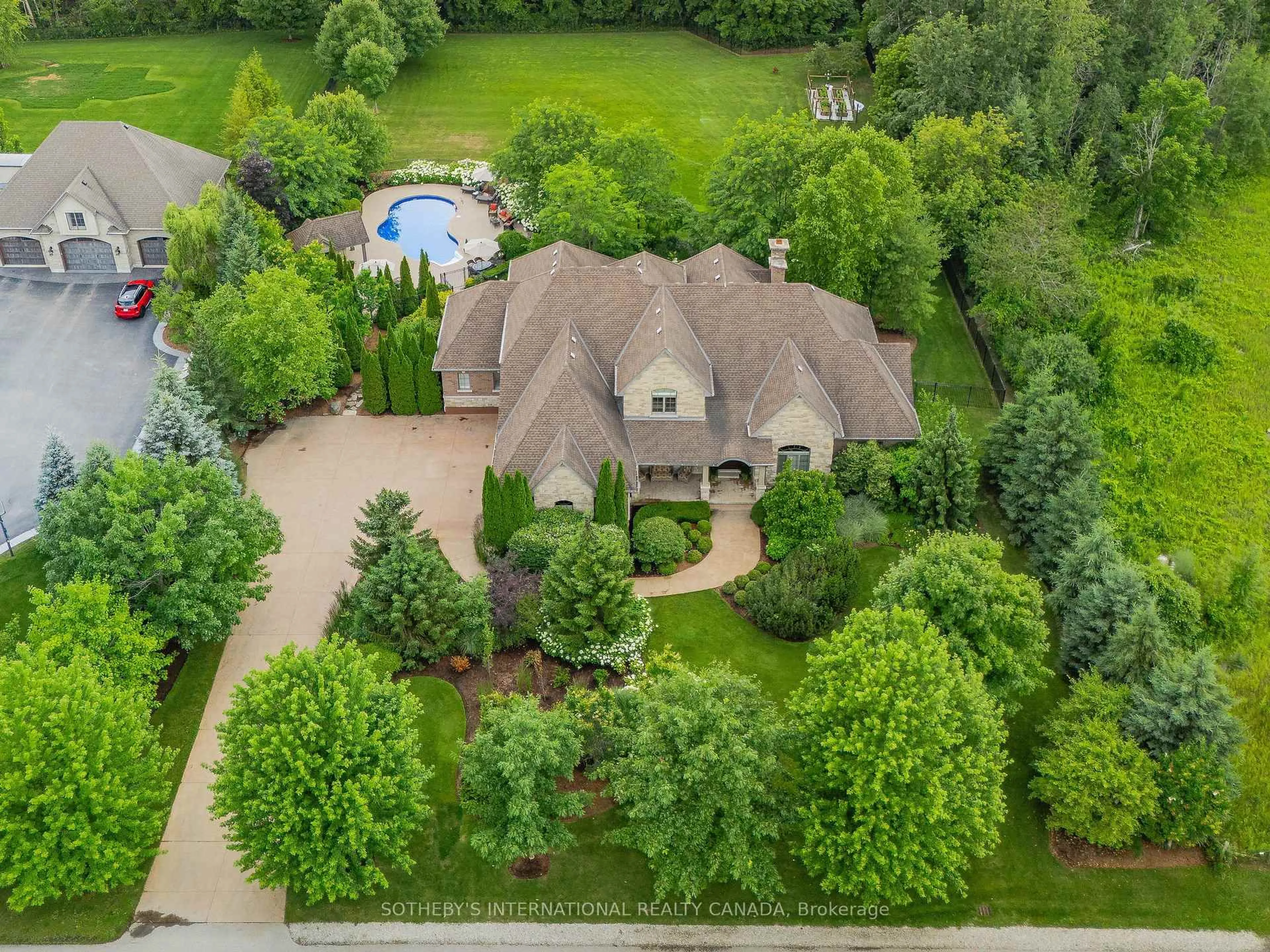 A pic from outside/outdoor area/front of a property/back of a property/a pic from drone, street for 111 John Bricker Rd, Cambridge Ontario N3H 4R8