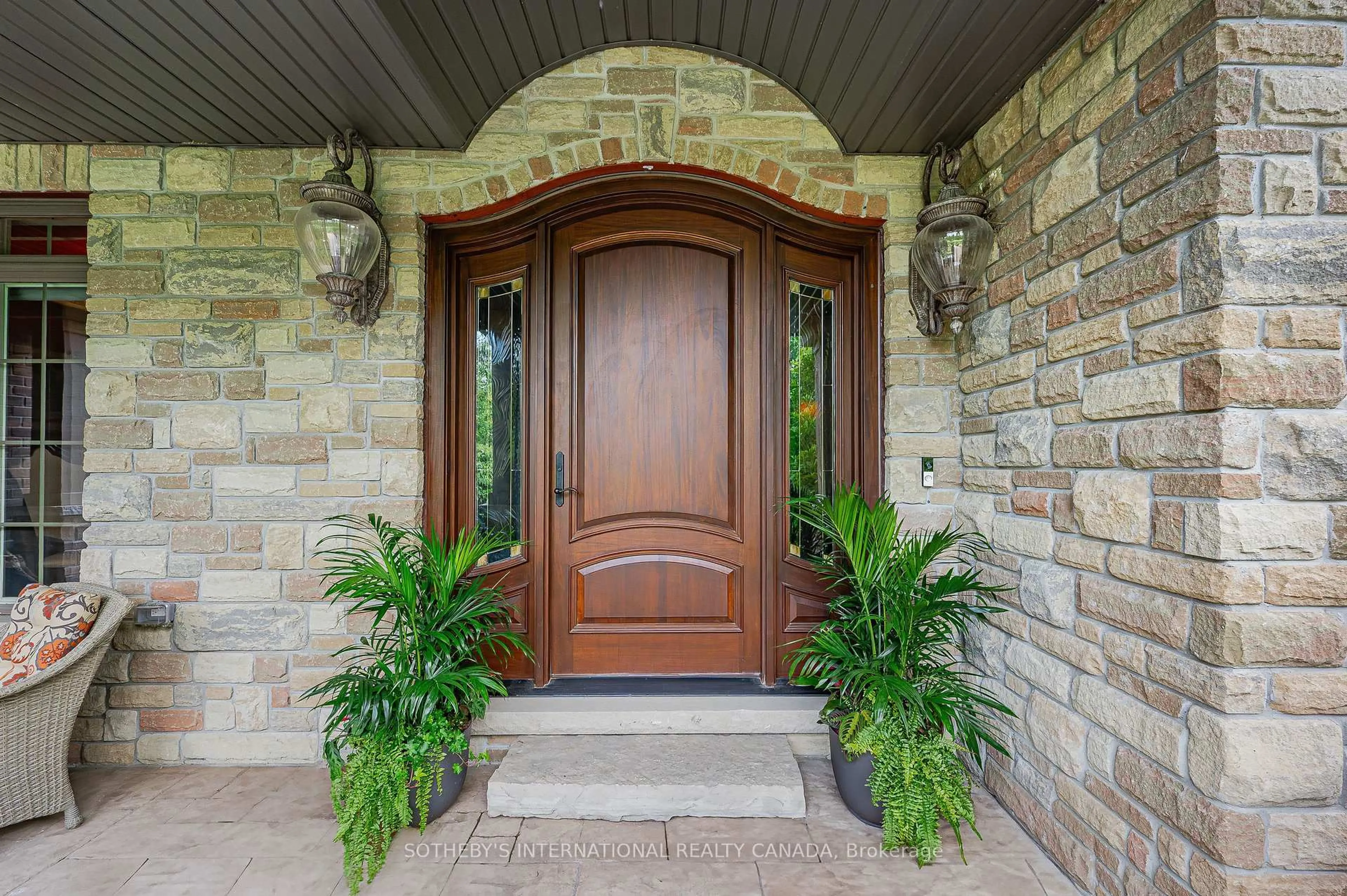 Indoor entryway for 111 John Bricker Rd, Cambridge Ontario N3H 4R8