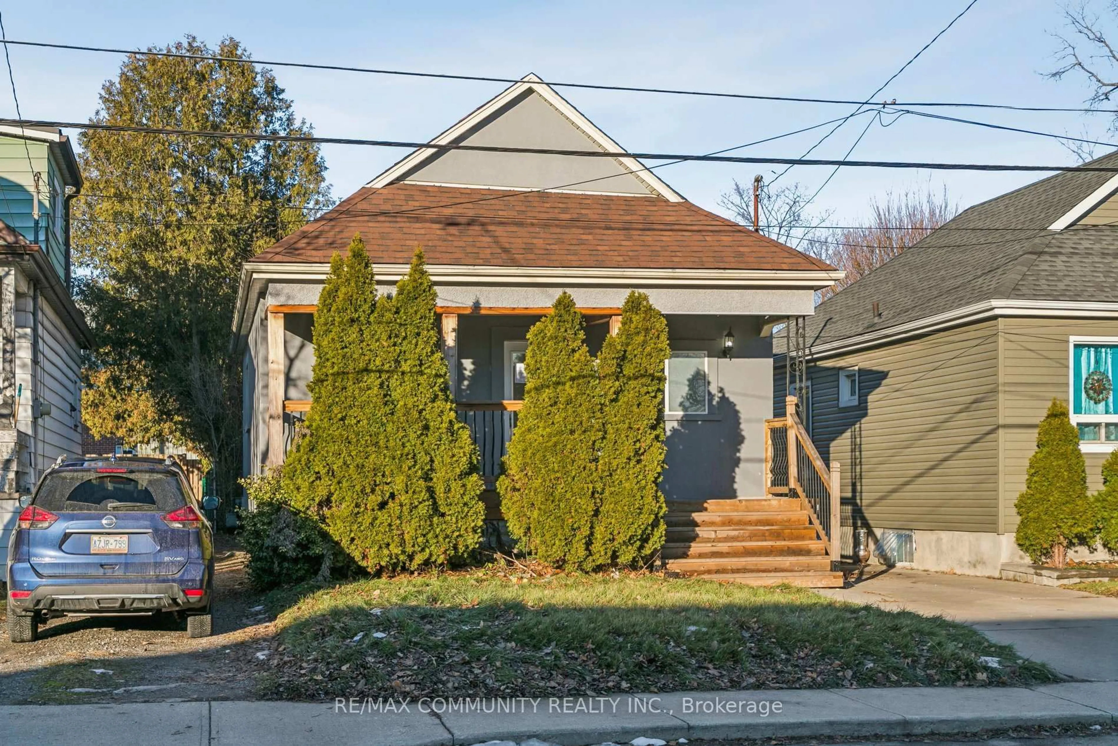 Unknown for 46 East 7th St, Hamilton Ontario L9A 3G8