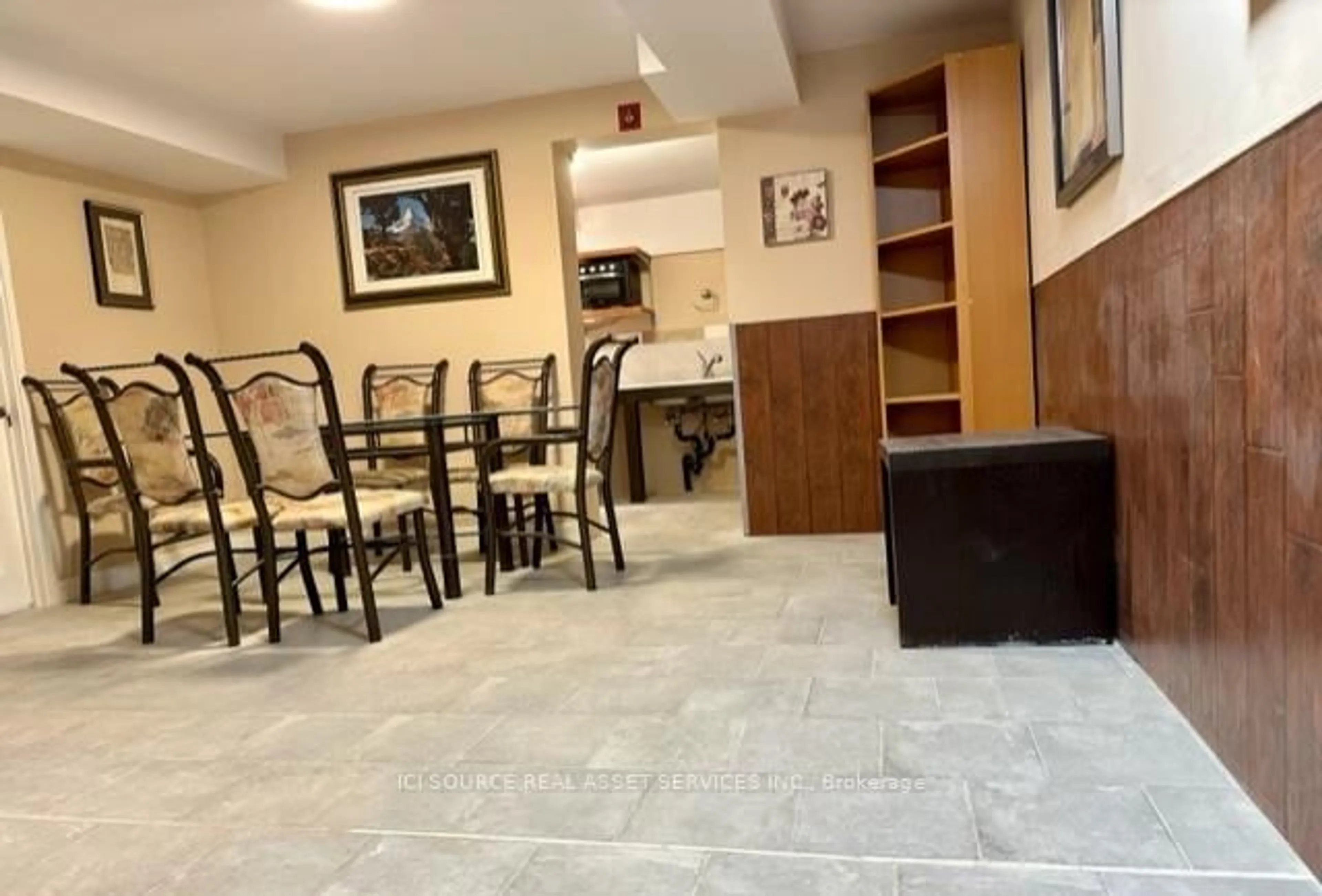 Dining room, unknown for 350 Sarnia Rd, London North Ontario N6G 1N3