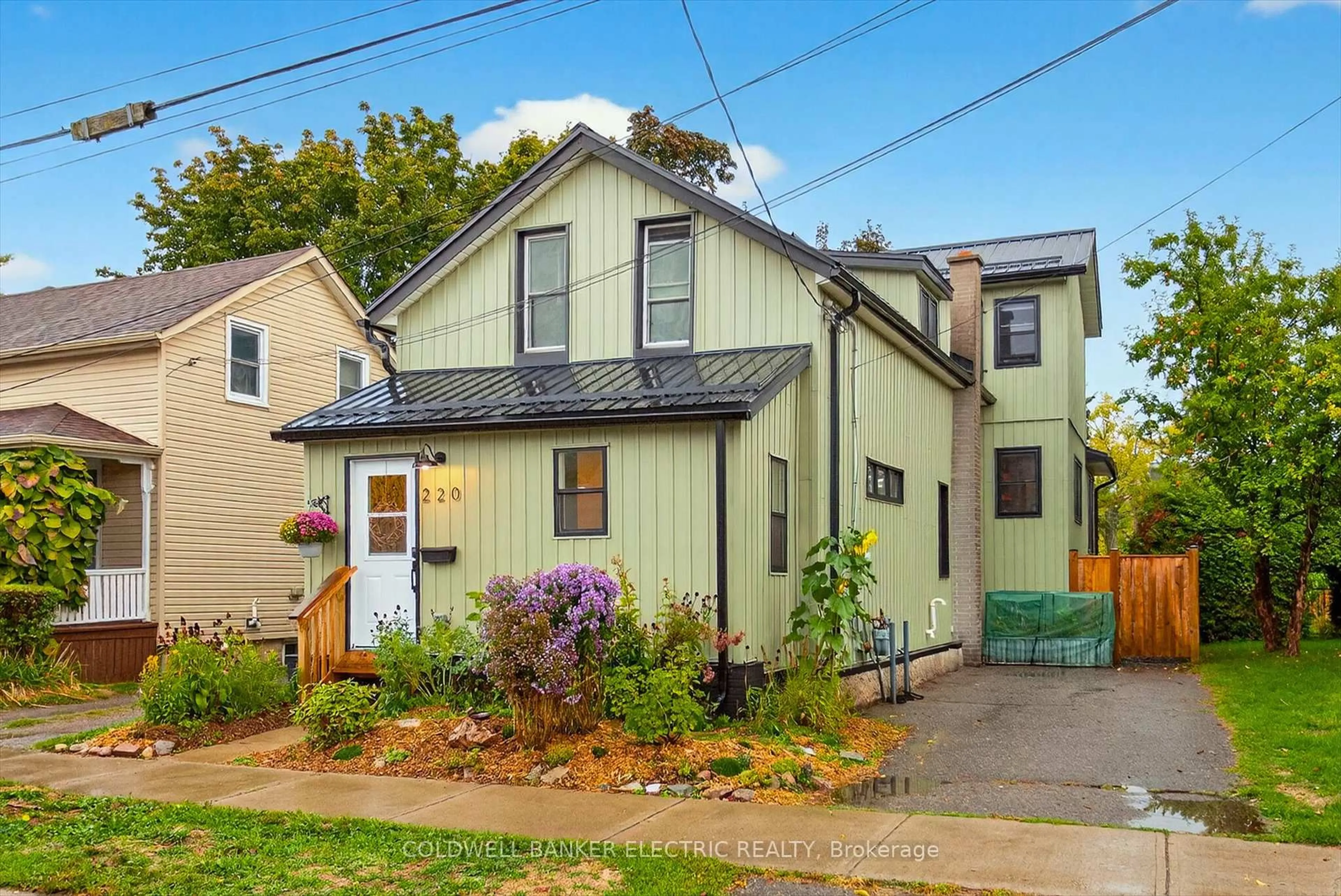 Unknown for 220 Rogers St, Peterborough Ontario K9H 1W3