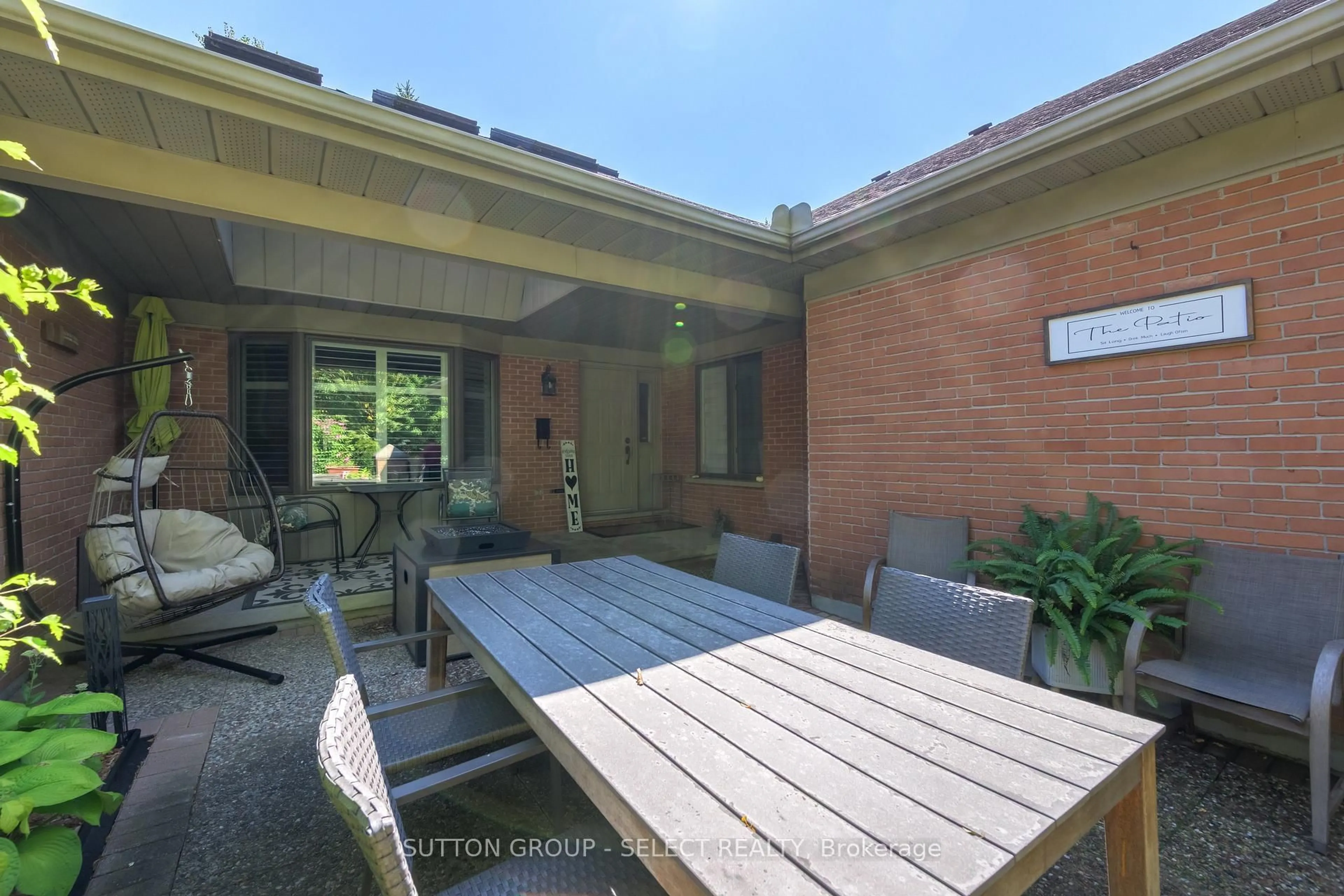 Patio, street for 40 Quinella Dr #28, London South Ontario N6K 4K9