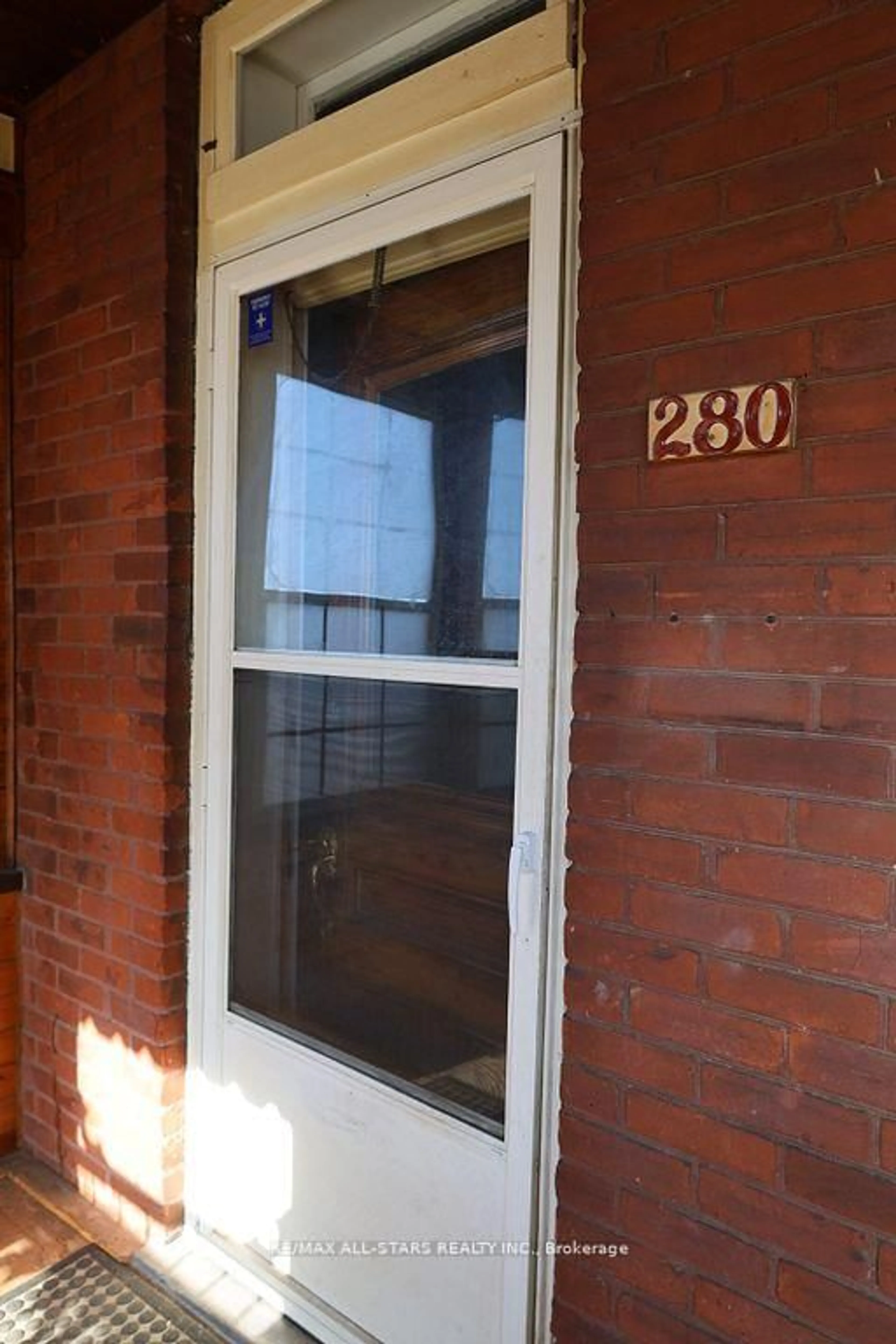 Unknown for 280 Lansdowne St, Peterborough Ontario K9J 1Y8