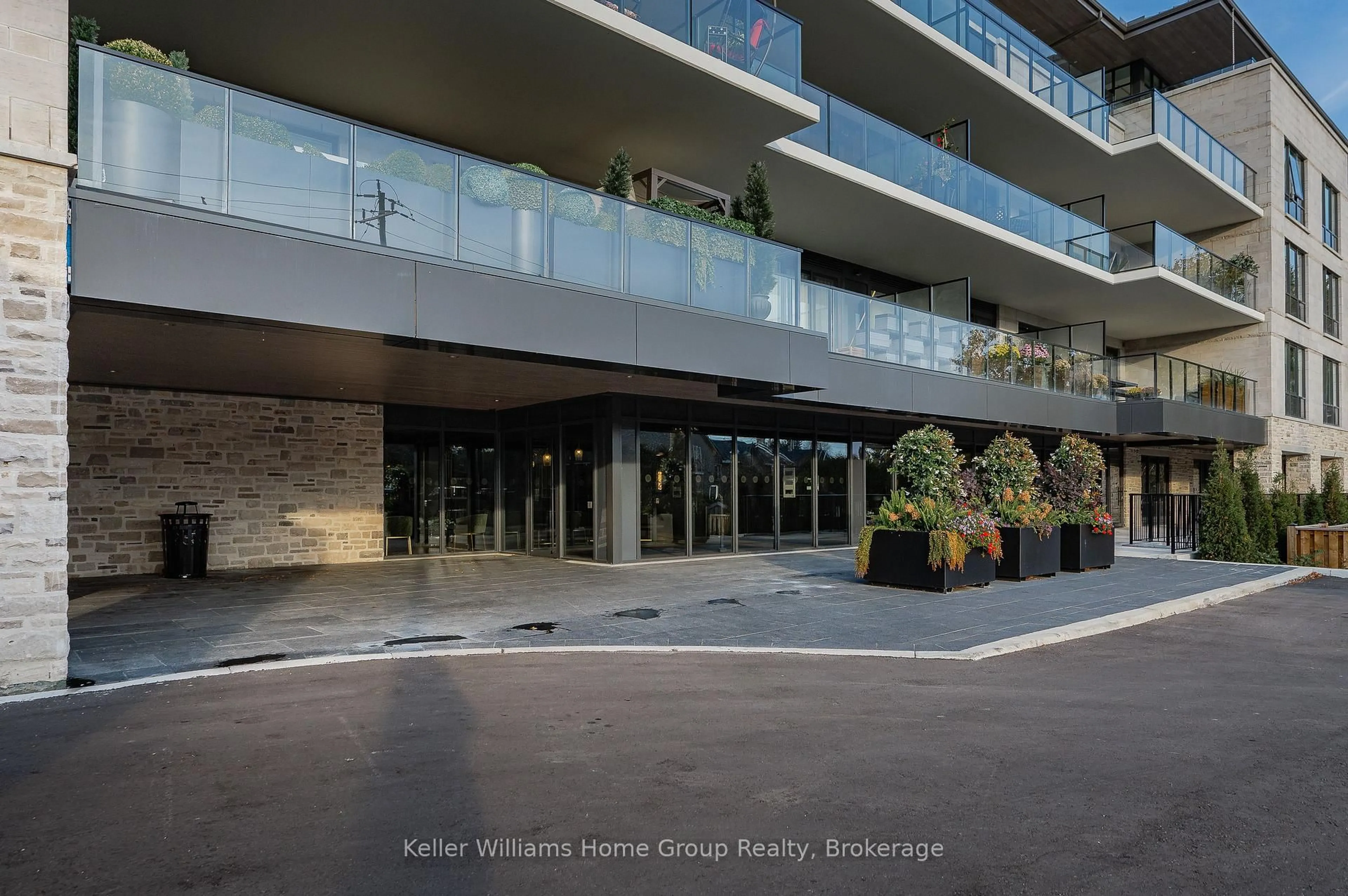 Indoor foyer for 6523 Wellington Road 7 #419, Centre Wellington Ontario N0B 1S0