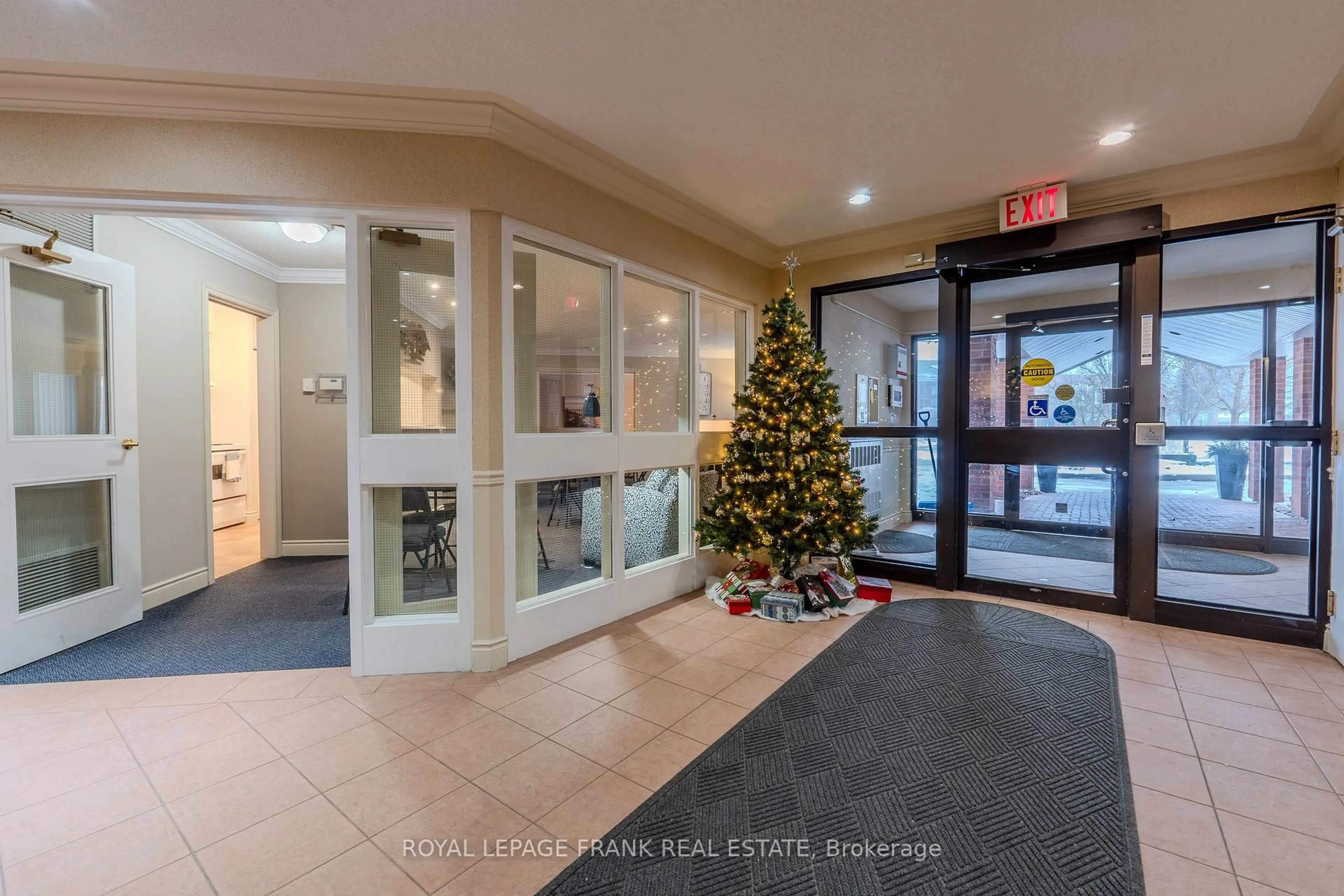 Indoor foyer for 3 Heritage Way #110, Kawartha Lakes Ontario K9V 5Z1