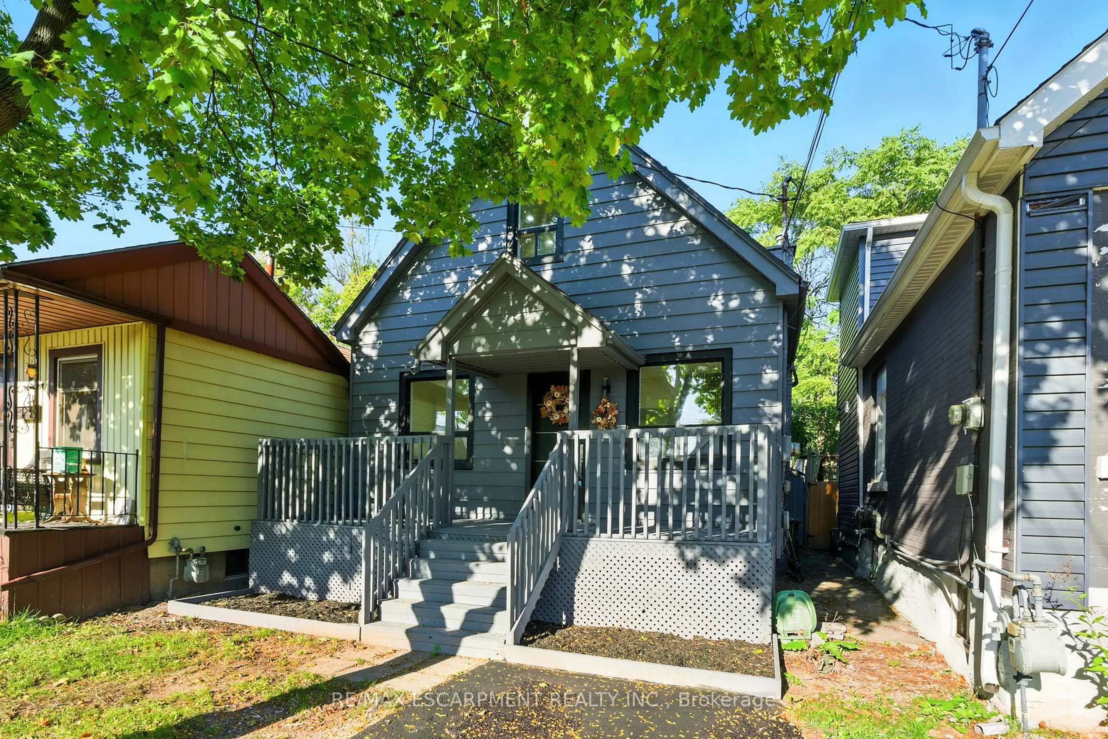 Unknown for 9 Alice St, Hamilton Ontario L8H 4R5